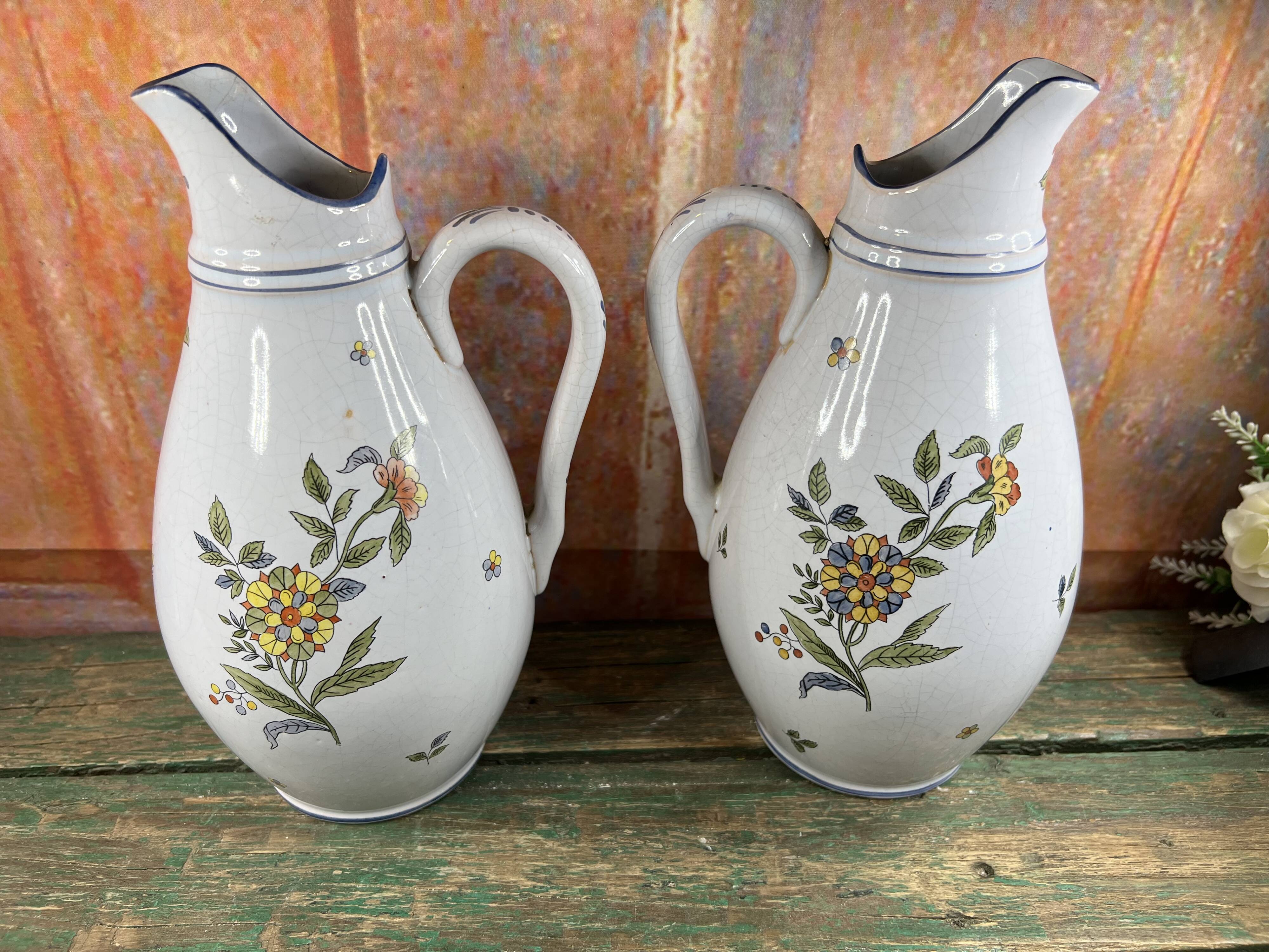 Pair of Fives Lille pouring pitcher