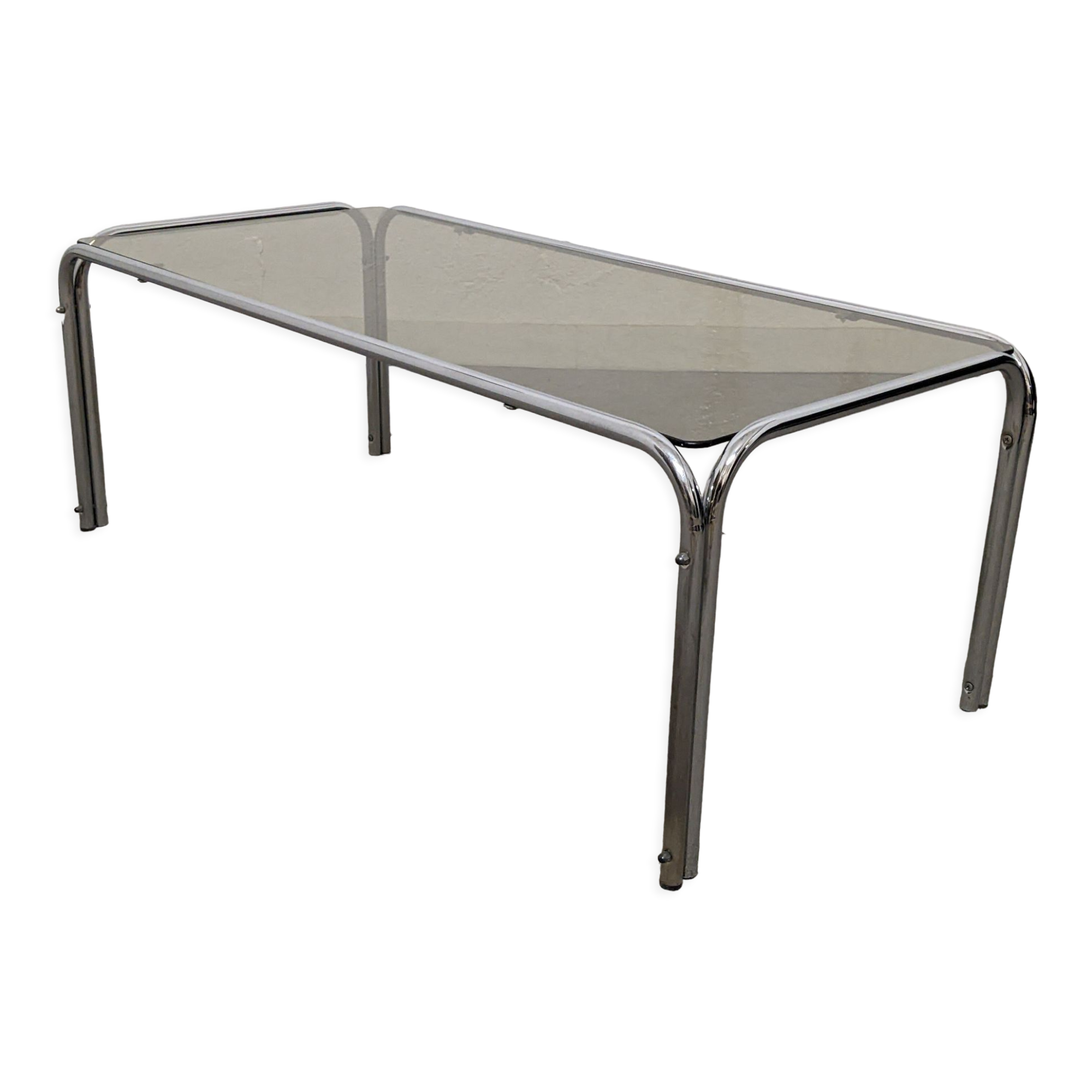 Table basse en métal chromé et verre fumé des années 70/80