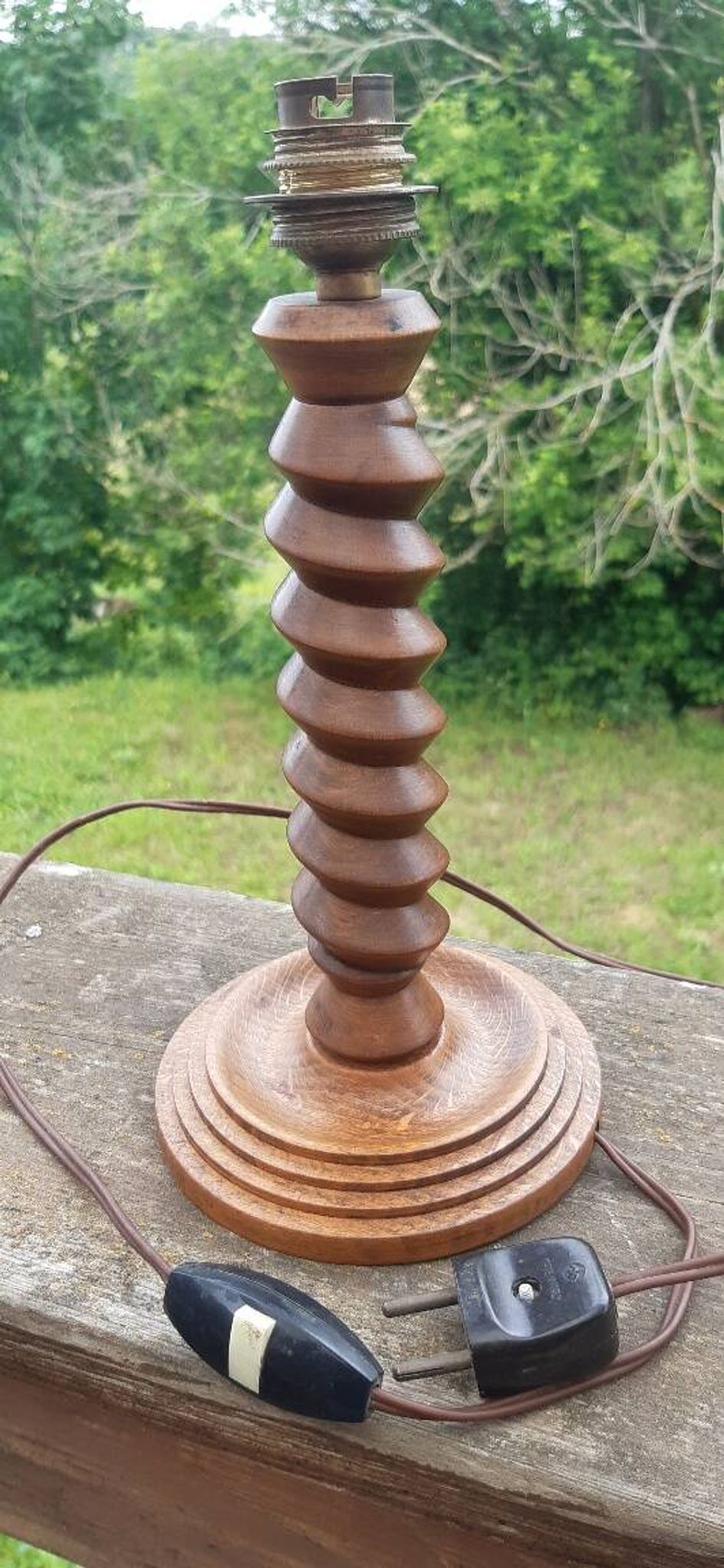 Lampe bois tourné art déco