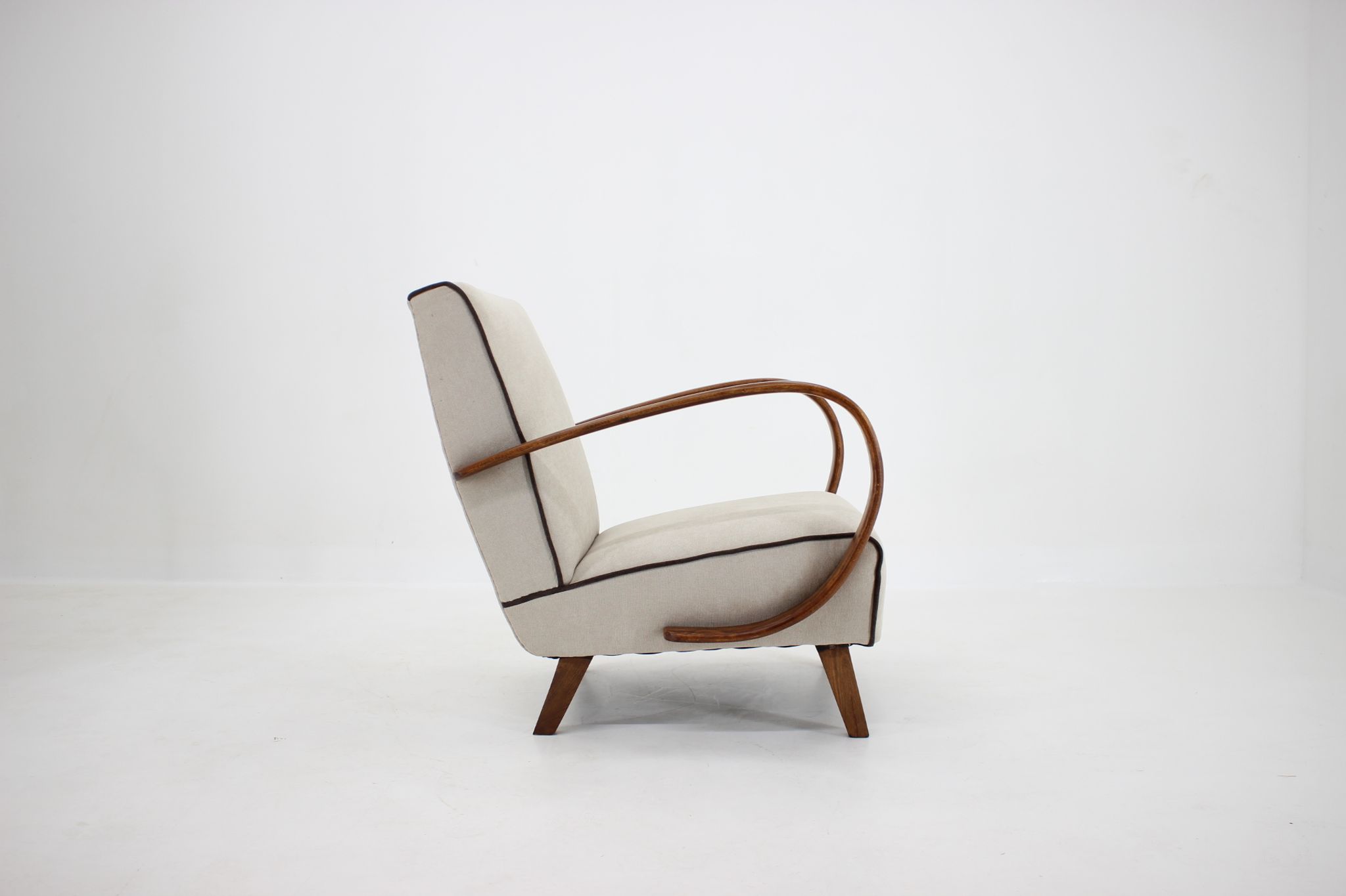 Fauteuil Jindrich Halabala des années 1950, Tchécoslovaquie