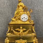 Pendule en bronze doré époque Empire vers 1820-1830