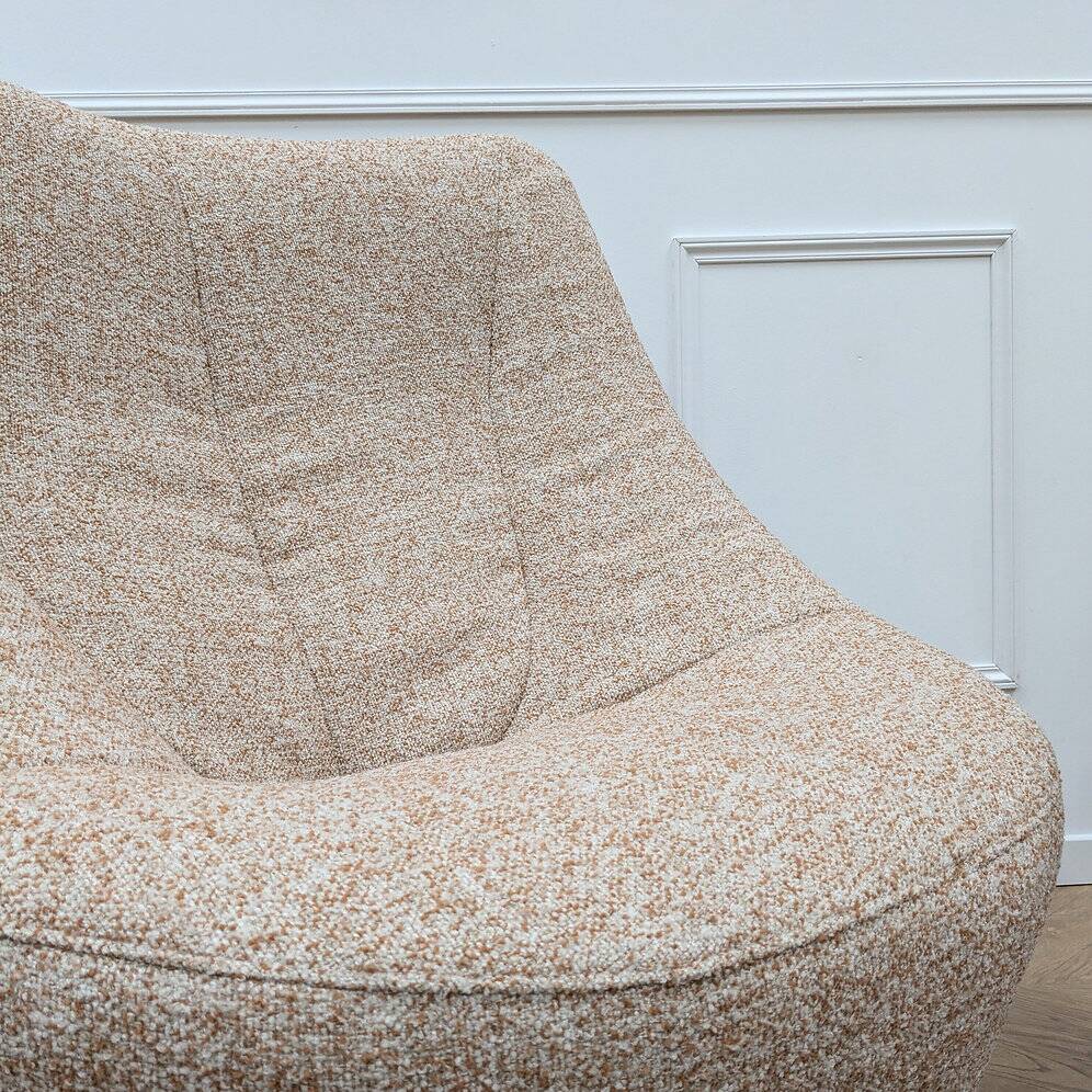 Anda armchair by Pierre Paulin published by Ligne Roset