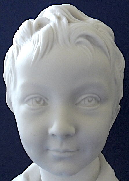 Buste d'enfant en biscuit de porcelaine