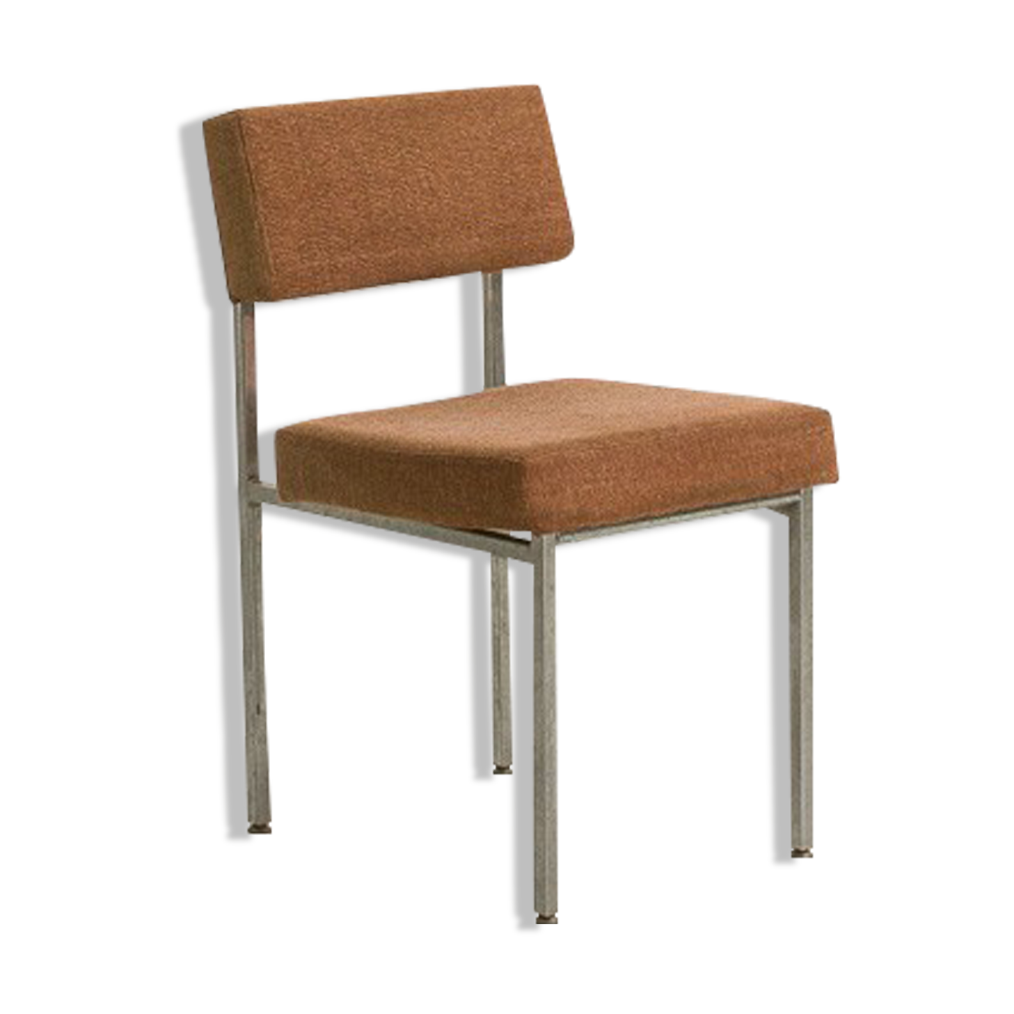 Chaise de bureau avec une structure en acier chromé et dossier large