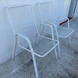 Lot of two metal chairs