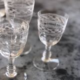 6 Verres anciens en cristal gravé