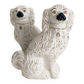 Paire de chiens King Charles Spaniel en majolique de style Staffordshire