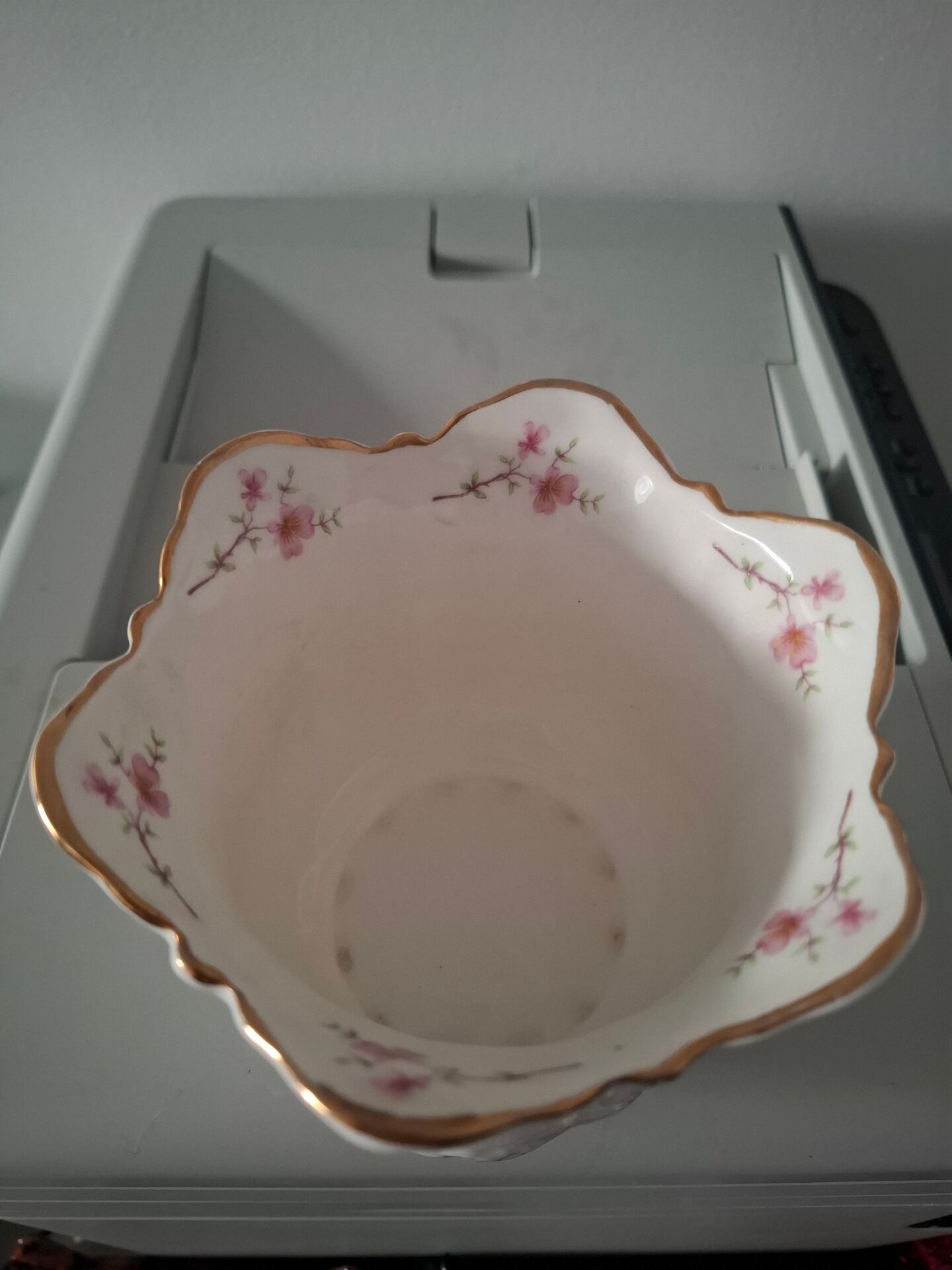 Old porcelain cache pot or trinket dish