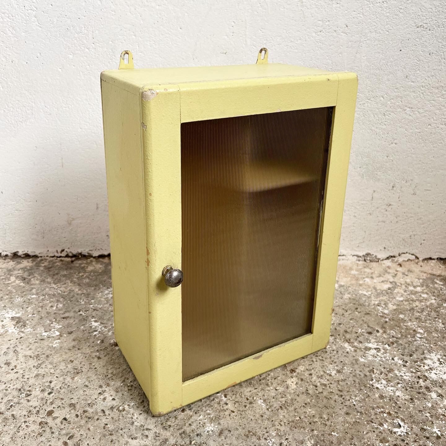 Wall-mounted pharmacy toilet cabinet 1 door