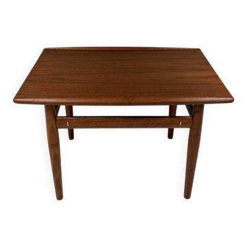 Grete Jalk teak side table or coffee table Glostrup Møbelfabrik Denmark