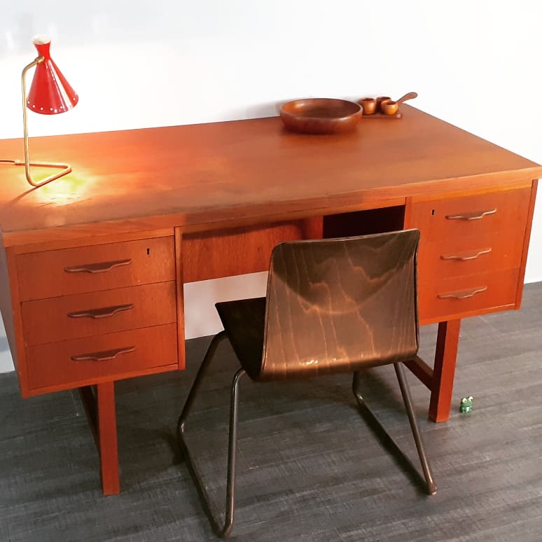 Small danish vintage desk in 1960s teck