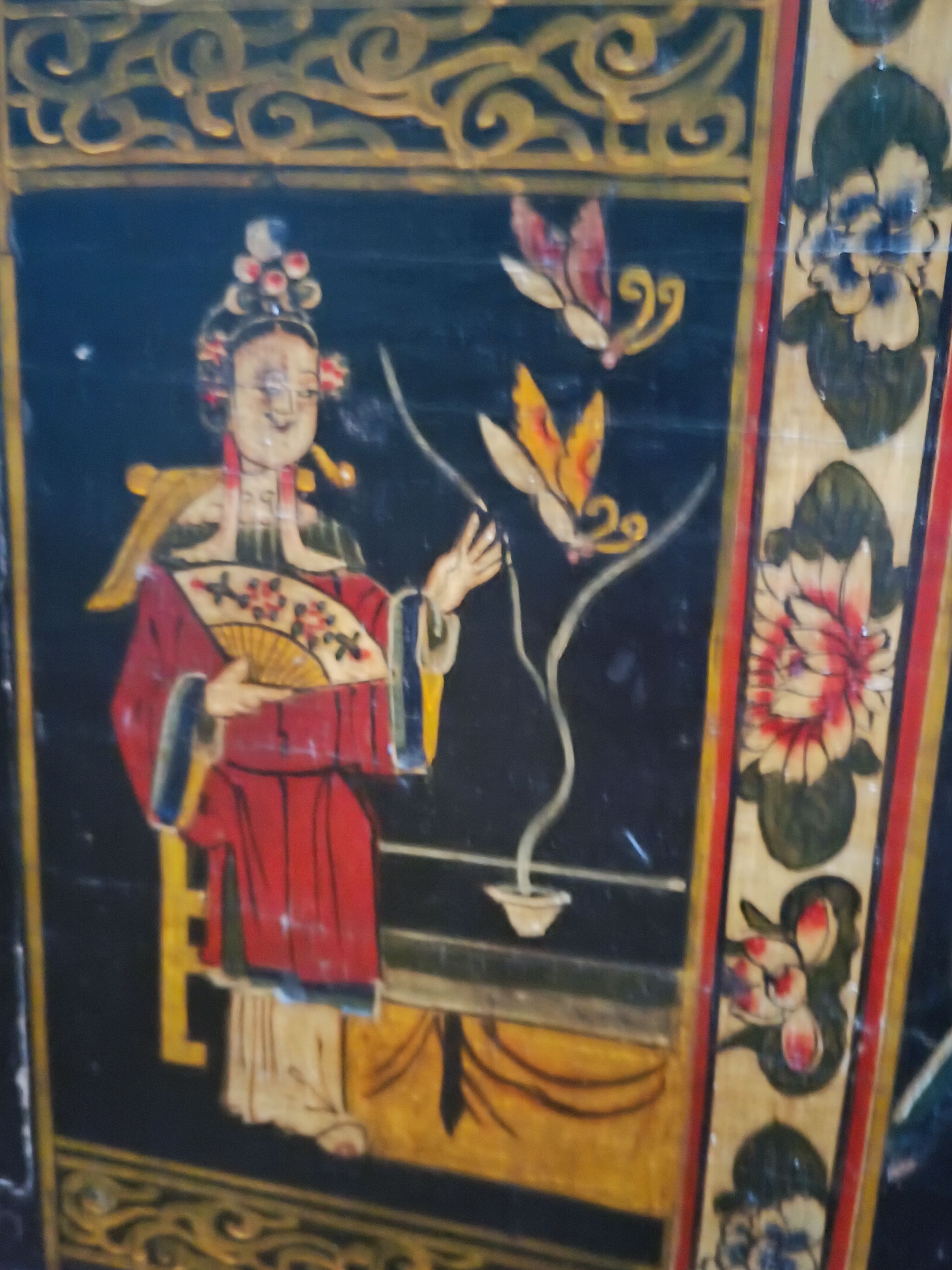 Coffre chinois d'Opéra - fleurs papillons et Mandarins
