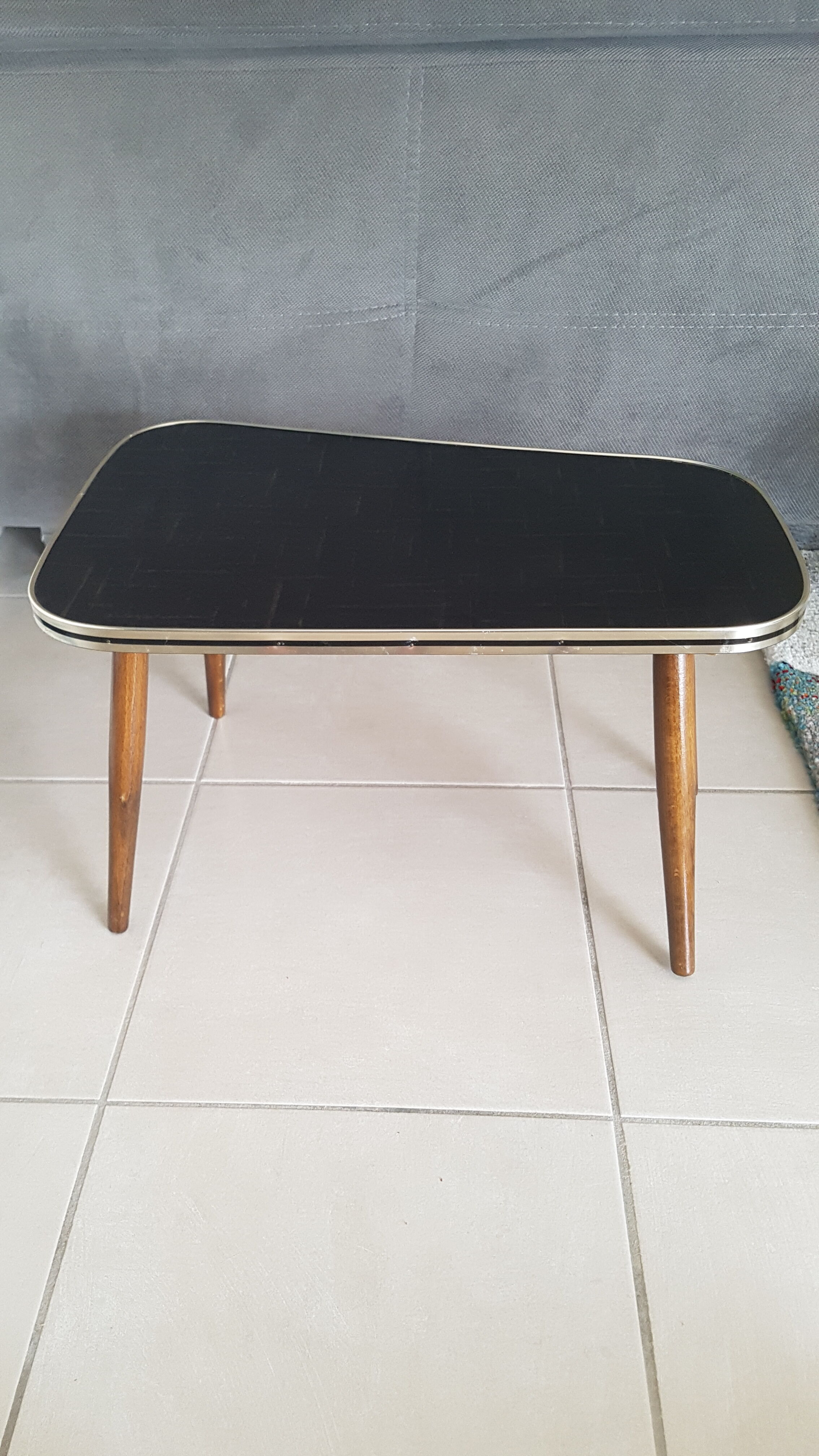 Lot 3 side tables formica