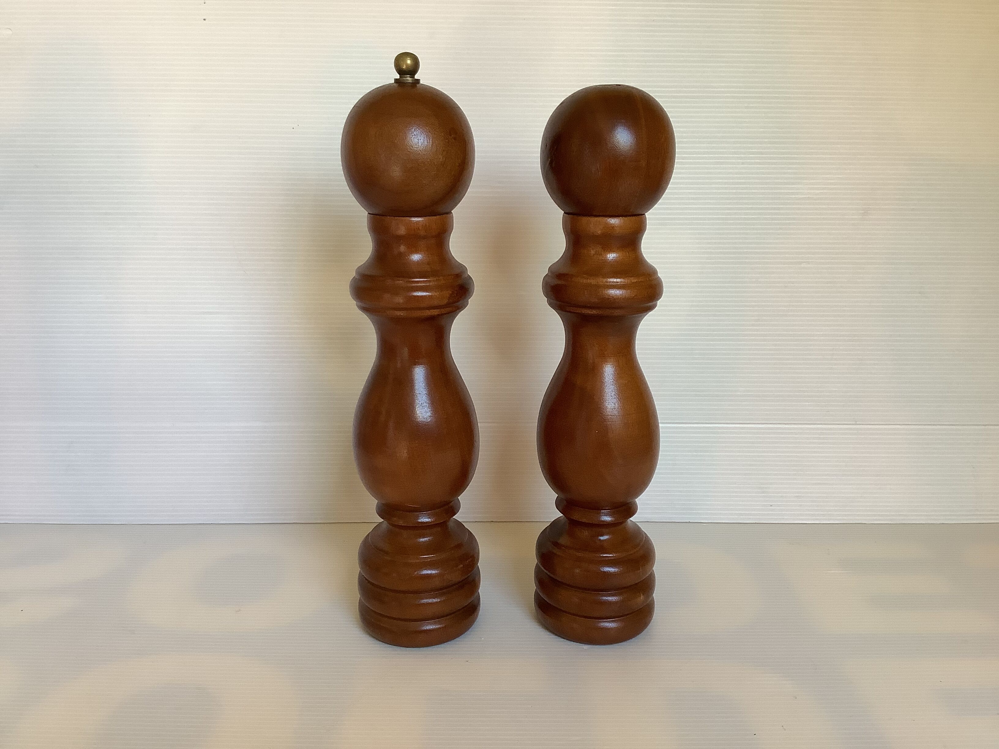 Salière et poivrier en bois grands sel et poivre