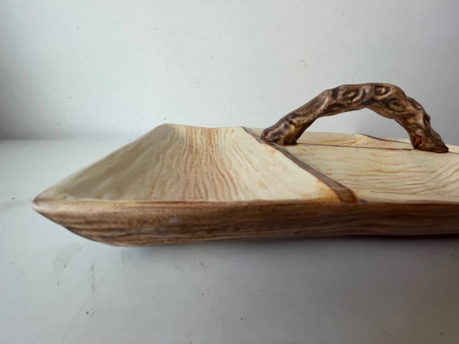 Ceramic presentation dish