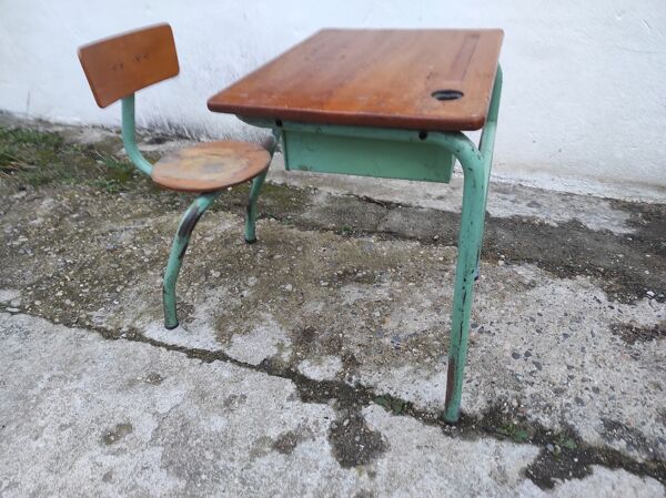 Ancien bureau d'enfant monobloc