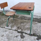Old one-piece children's desk