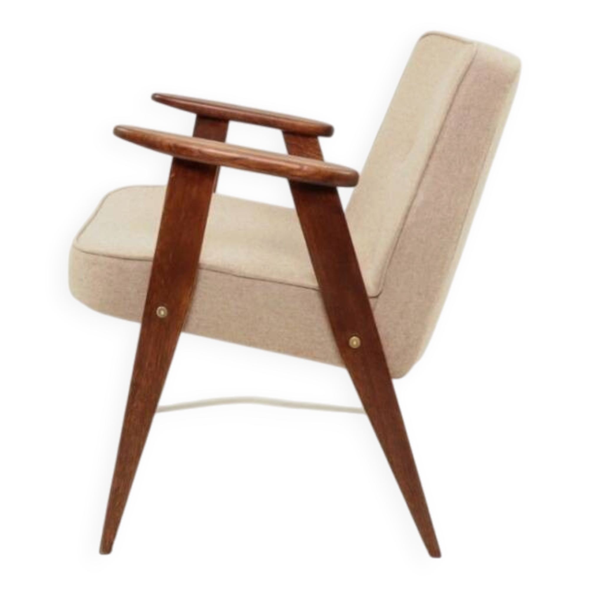 Mid-century modern armchair in camel wool with oak wood.