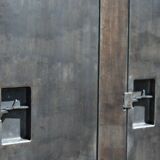 Acial triple metal locker