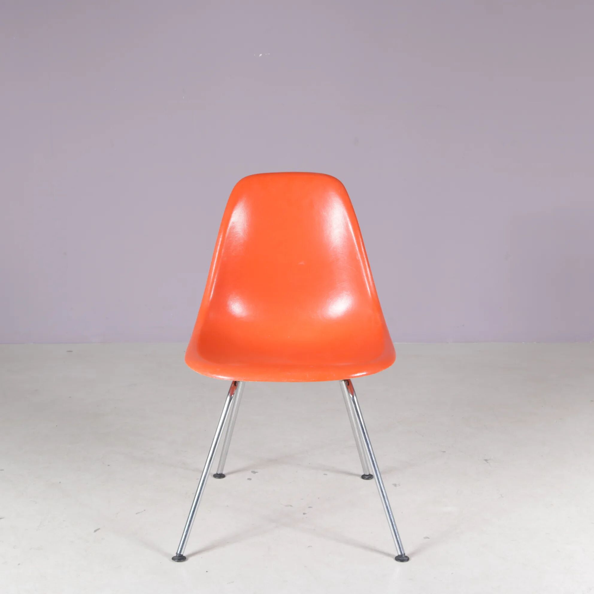 1960s dining chairs in orange fiberglass Charles & Ray Eames / Herman Miller, USA