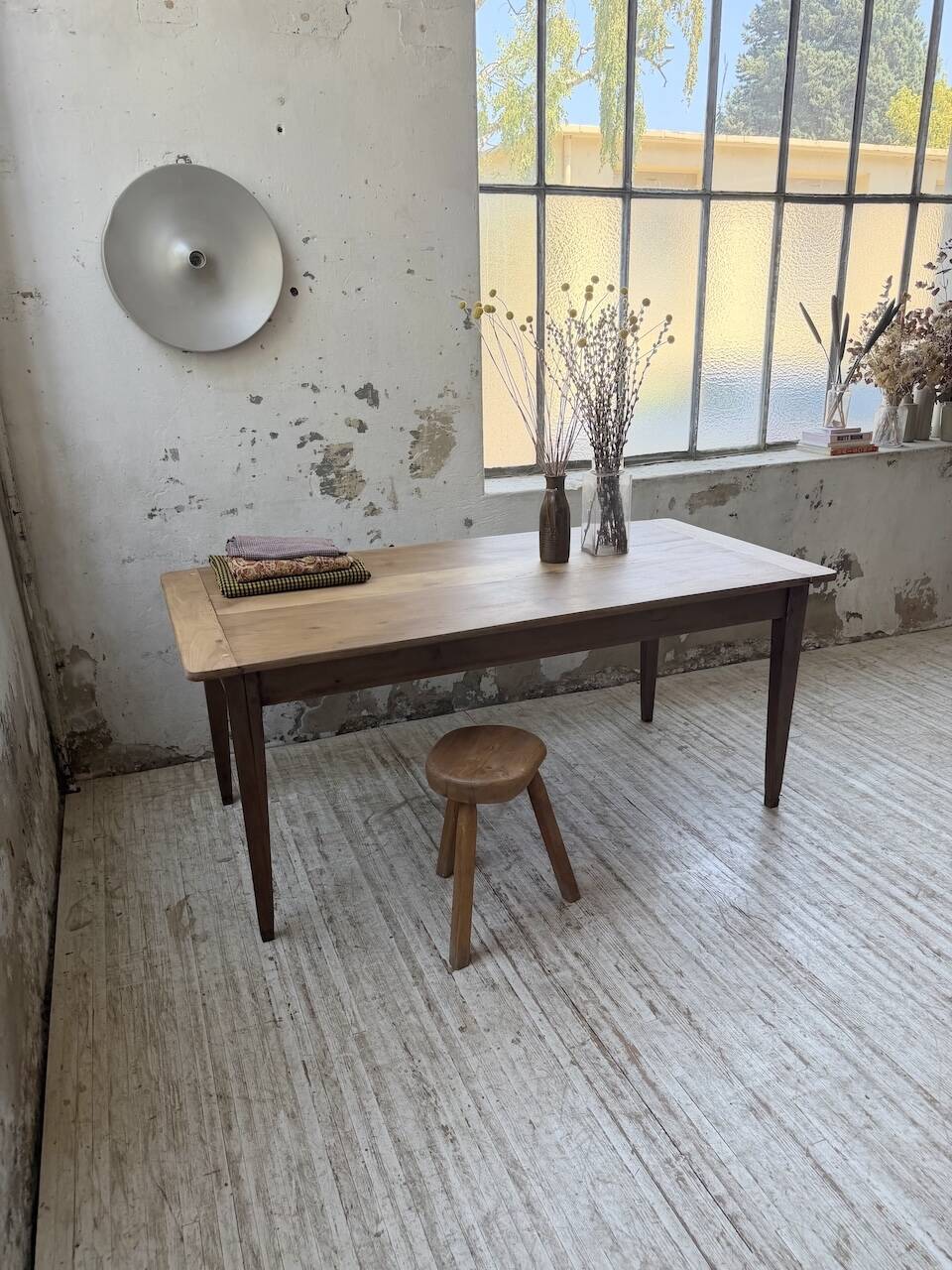 Table de ferme noyer pieds fuseaux 1950