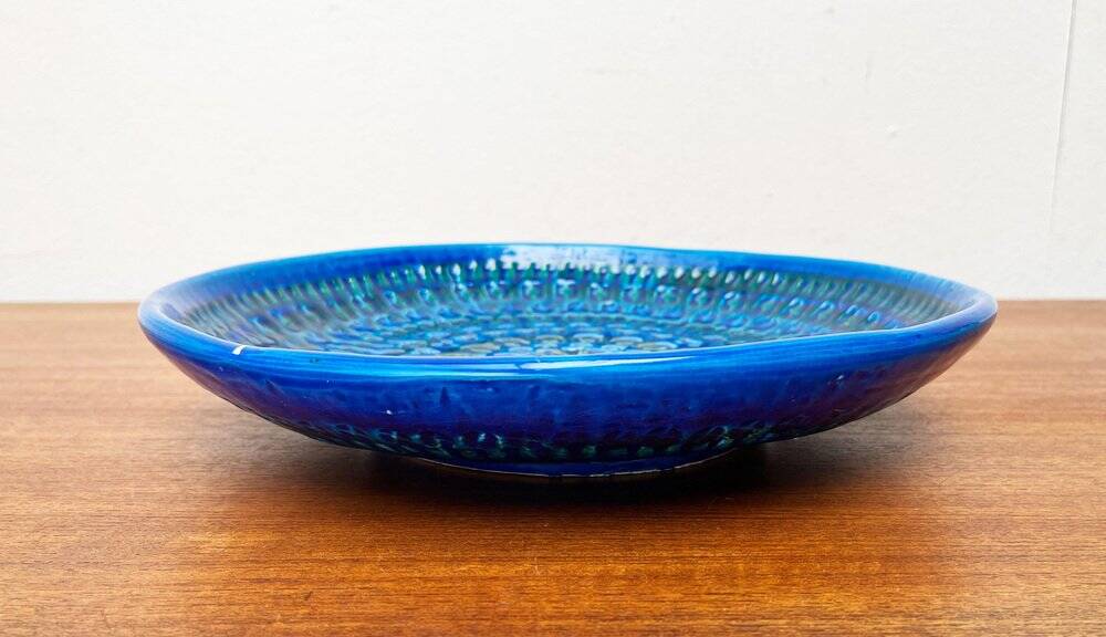 Large wall plate Rimini Blu Italian mid-century by Aldo Londi for Bitossi, 1960s.
