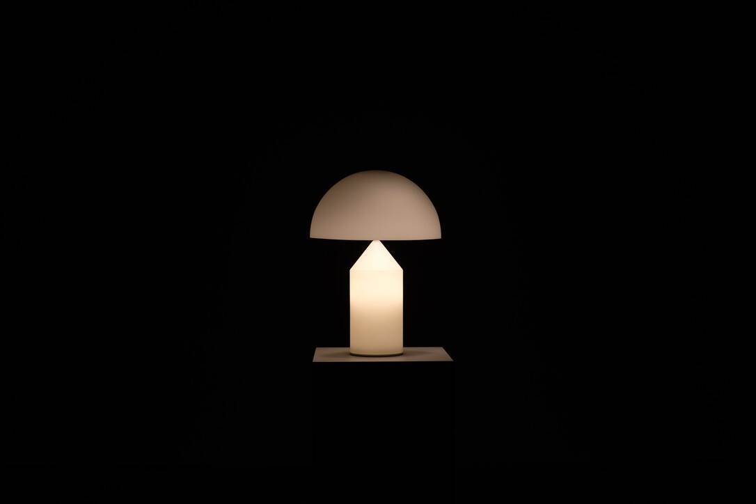 Lampe de table " Atollo " Vico Magistretti pour Oluce, Italie 1977s.