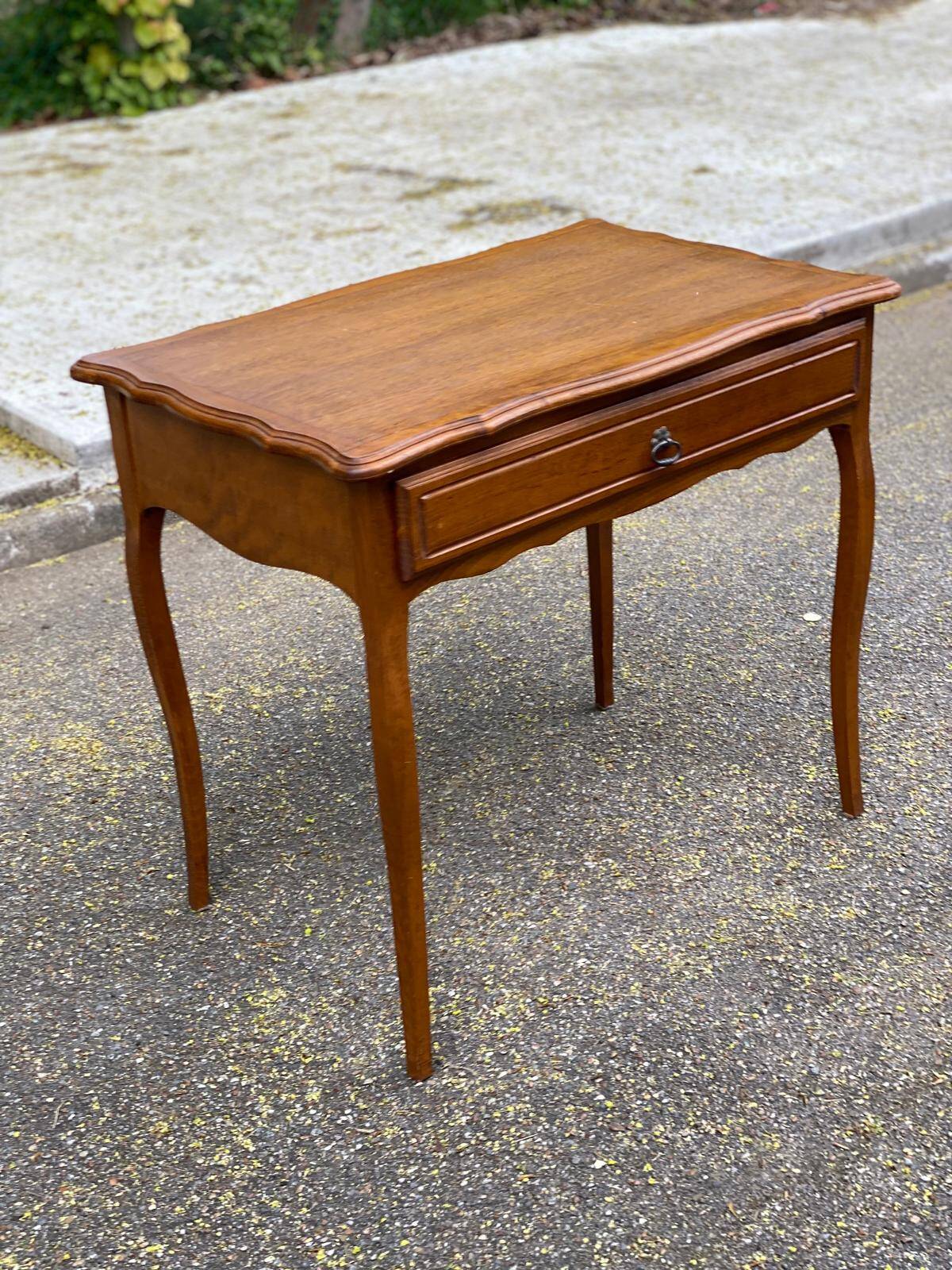 Louis XV style desk made of solid wood from the 1950s.