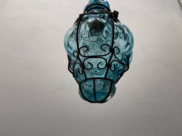 Lot de 2 suspensions en verre de Murano en fer forgé bleu