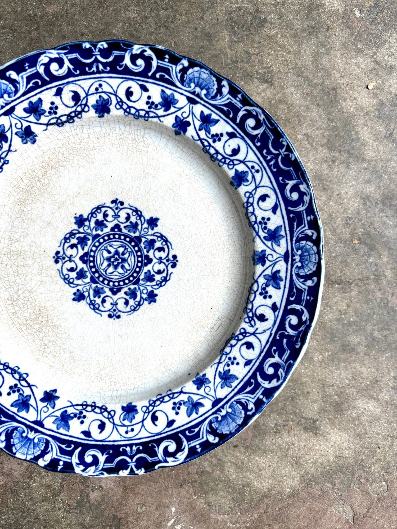 Jules Vieillard Bordeaux ironstone cake plate, "Louis XV" service