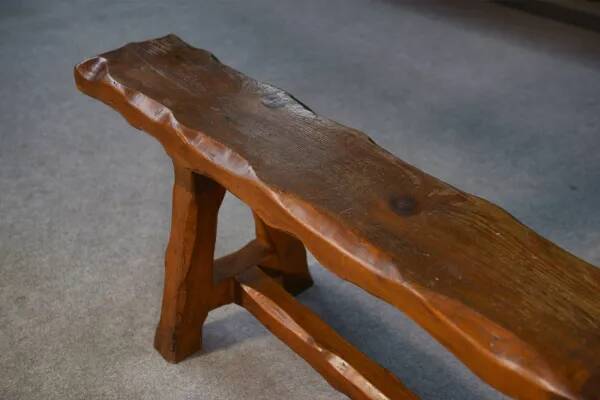 Banc brutaliste en pin 1950