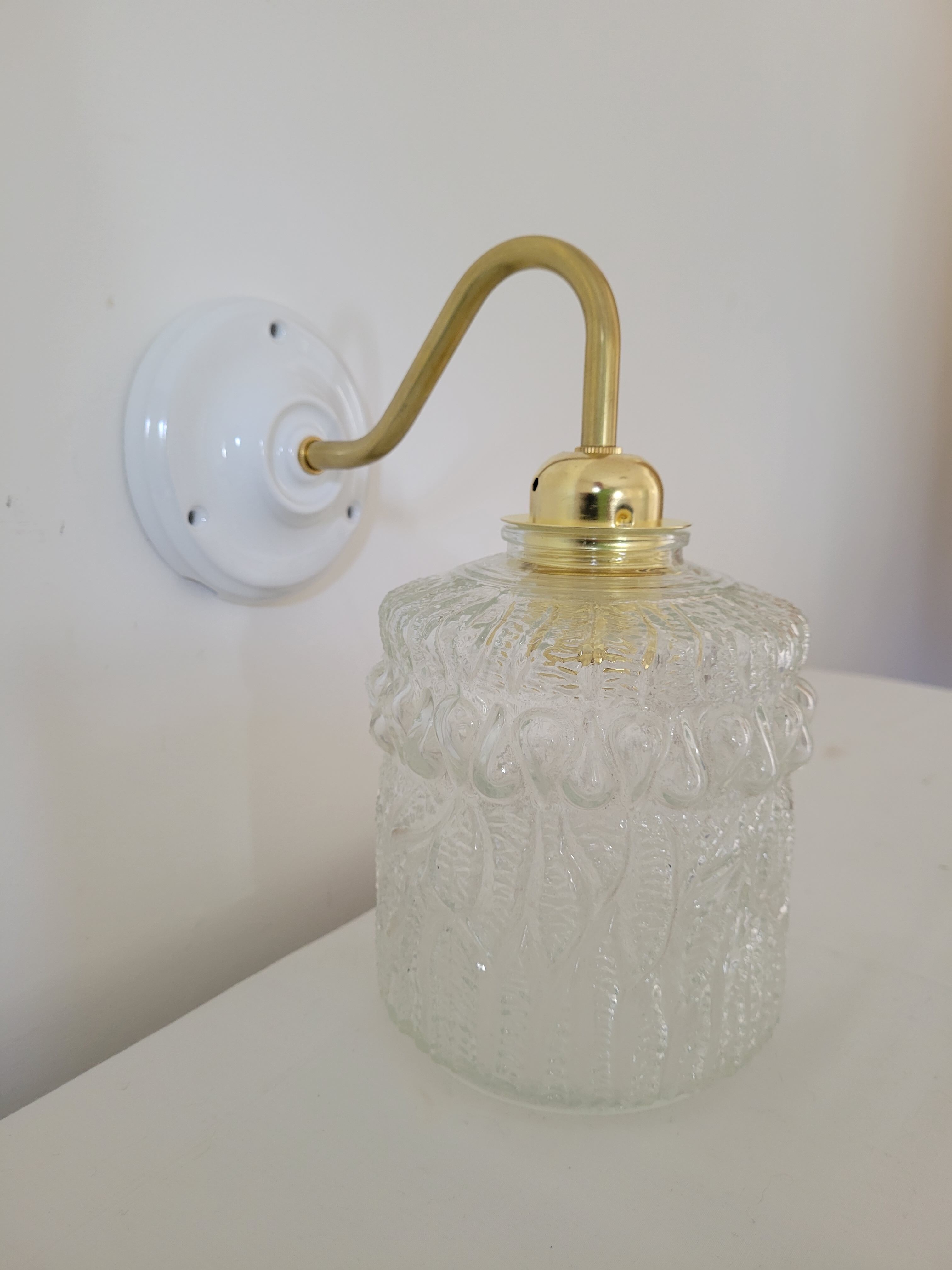 Porcelain, brass and glass wall lamp