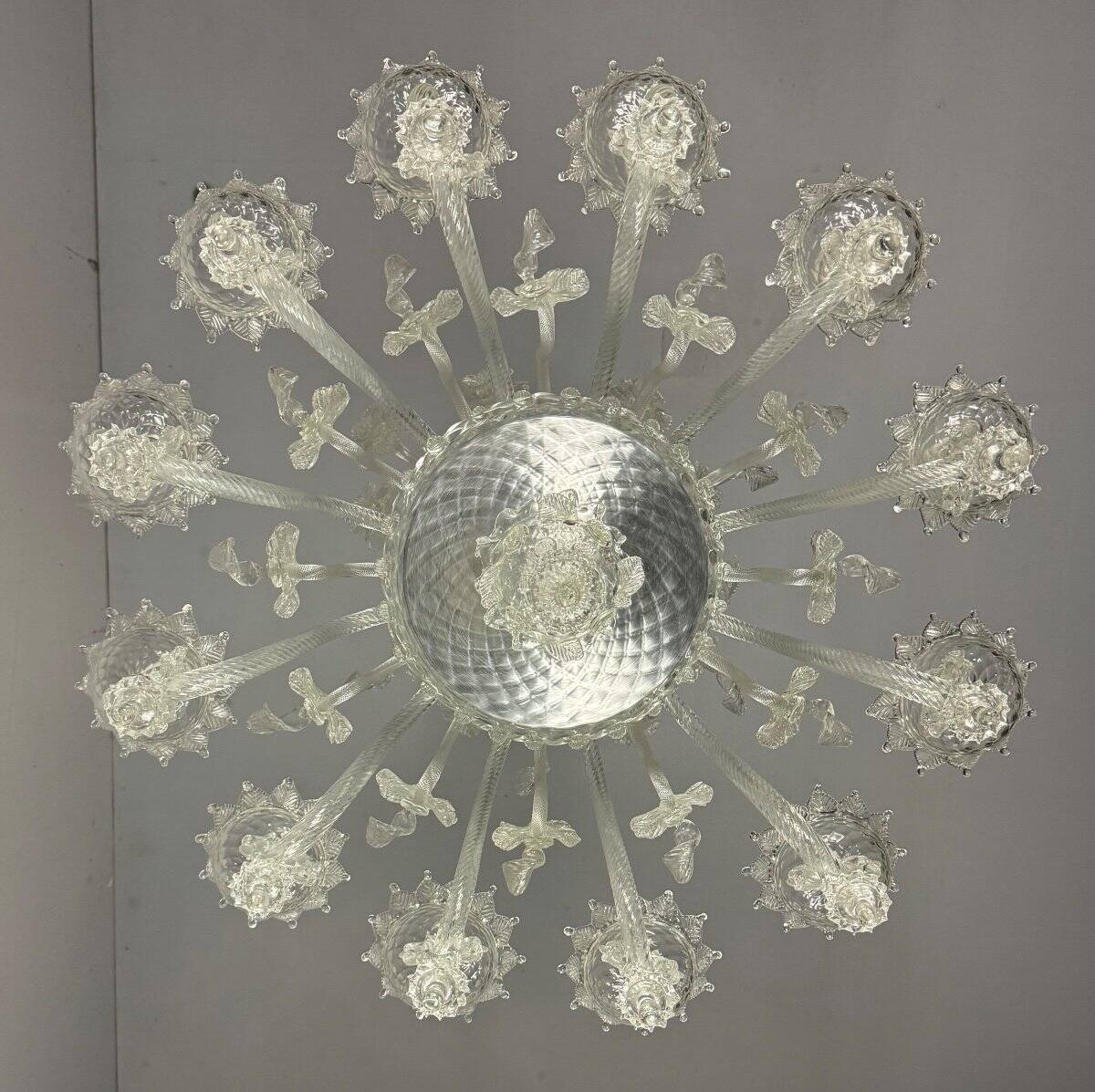 Venetian chandelier in colorless murano glass, 12 light arms, circa 1900