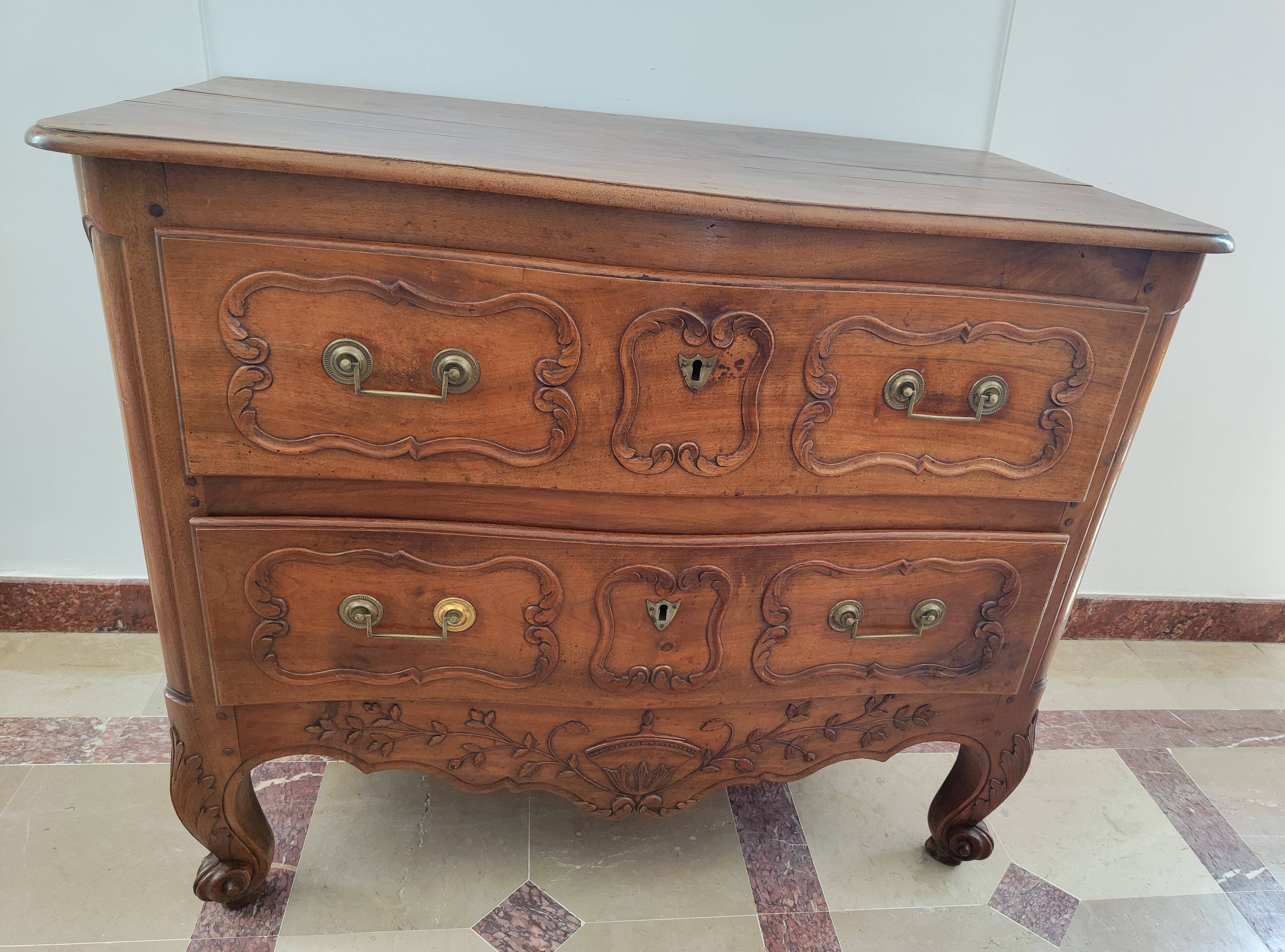 Old Provencal walnut chest of drawers