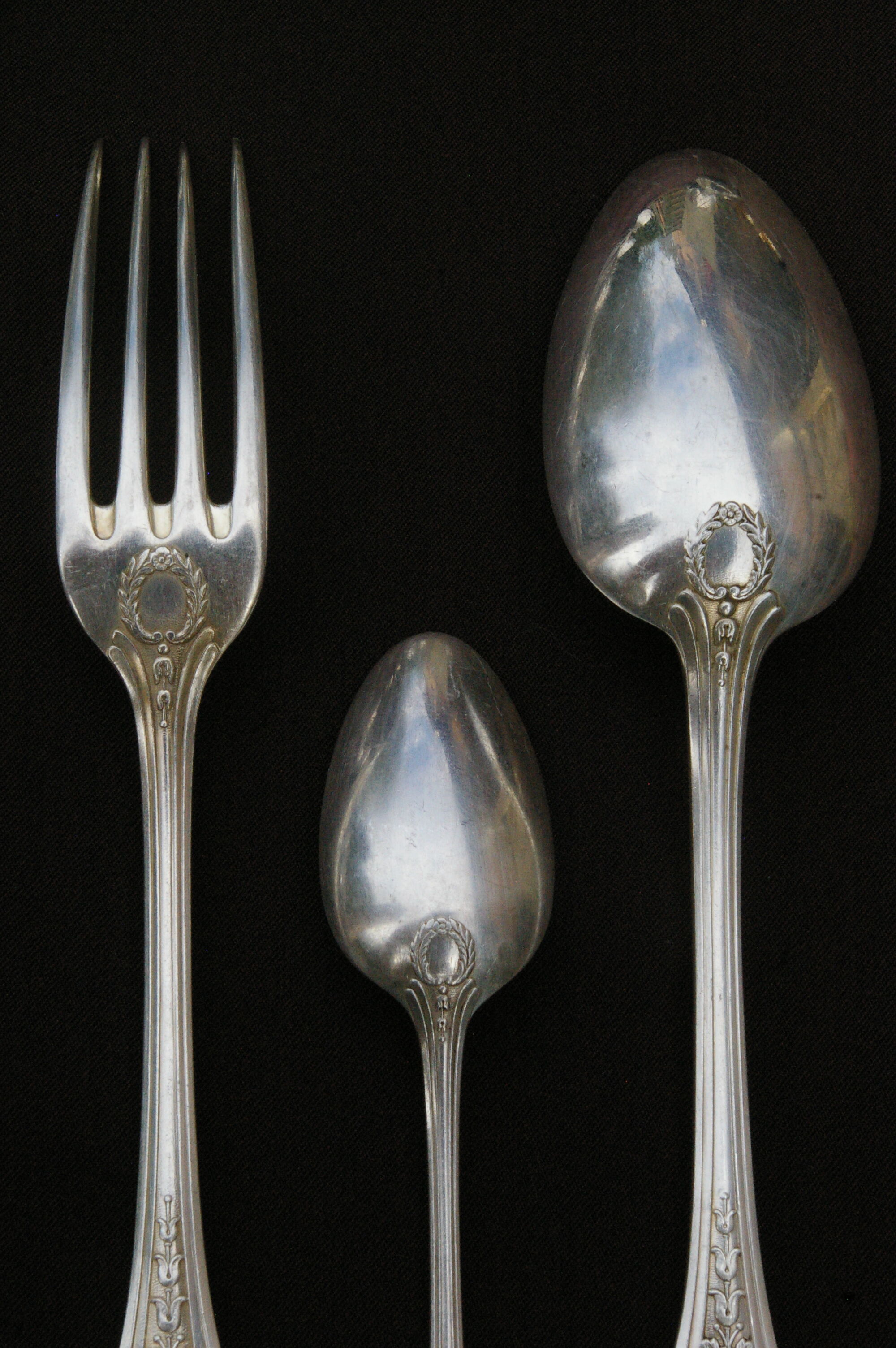 Housewife 37 pieces in silver metal Empire style
