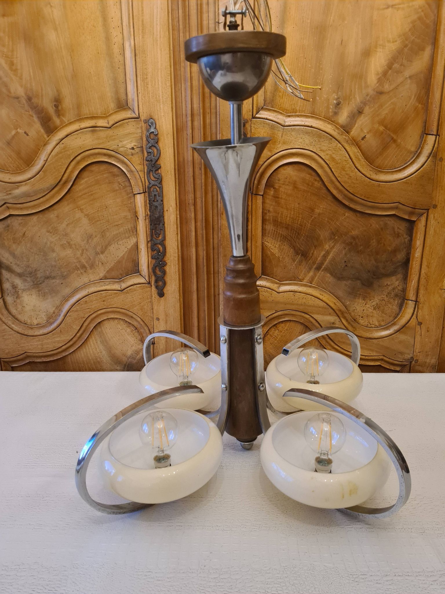 1950 Vintage Lustre Ceiling Light with 4 Opaline Shades