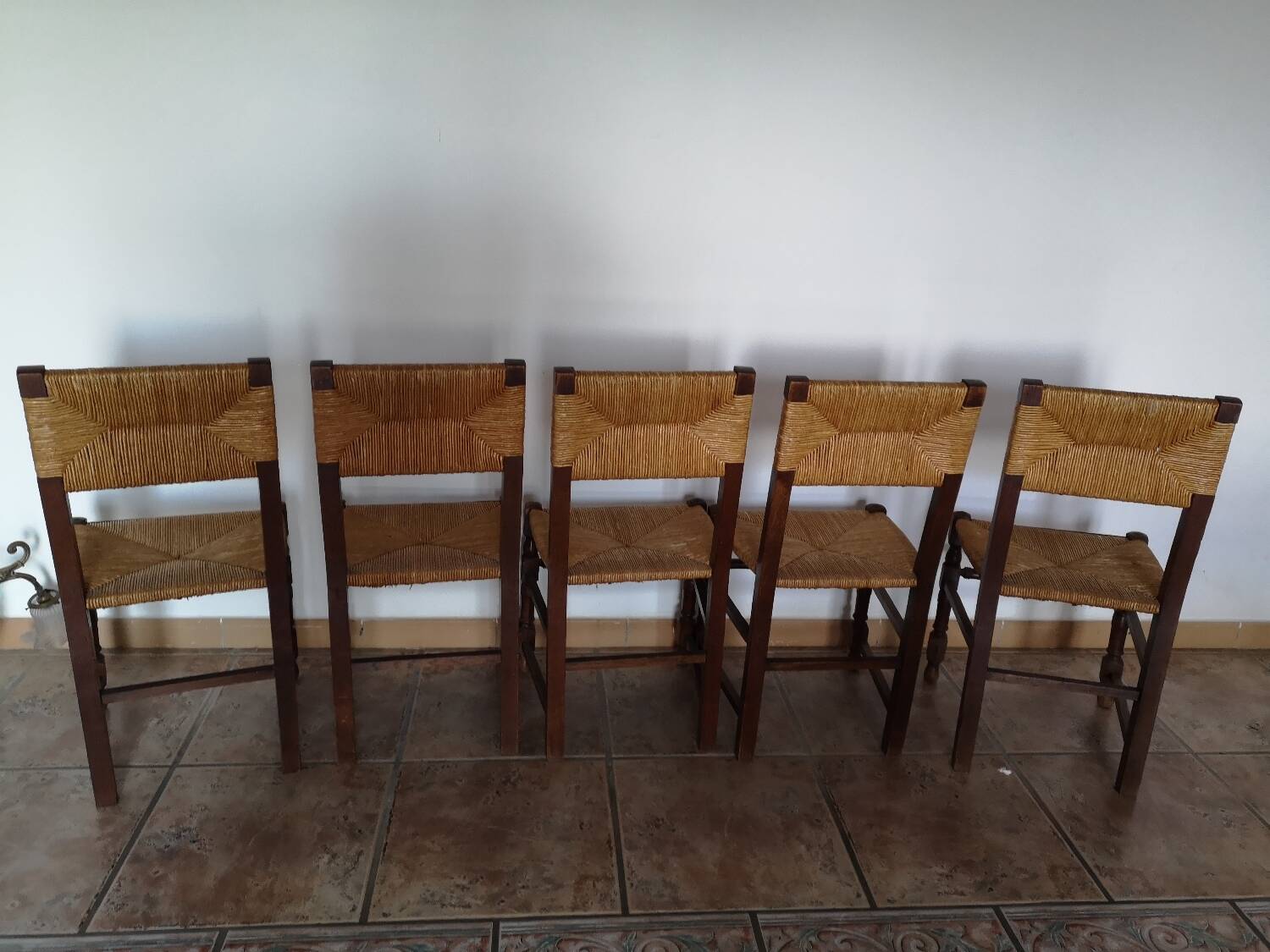 Set of 5 straw chairs