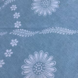 Oval tablecloth and 6 towels