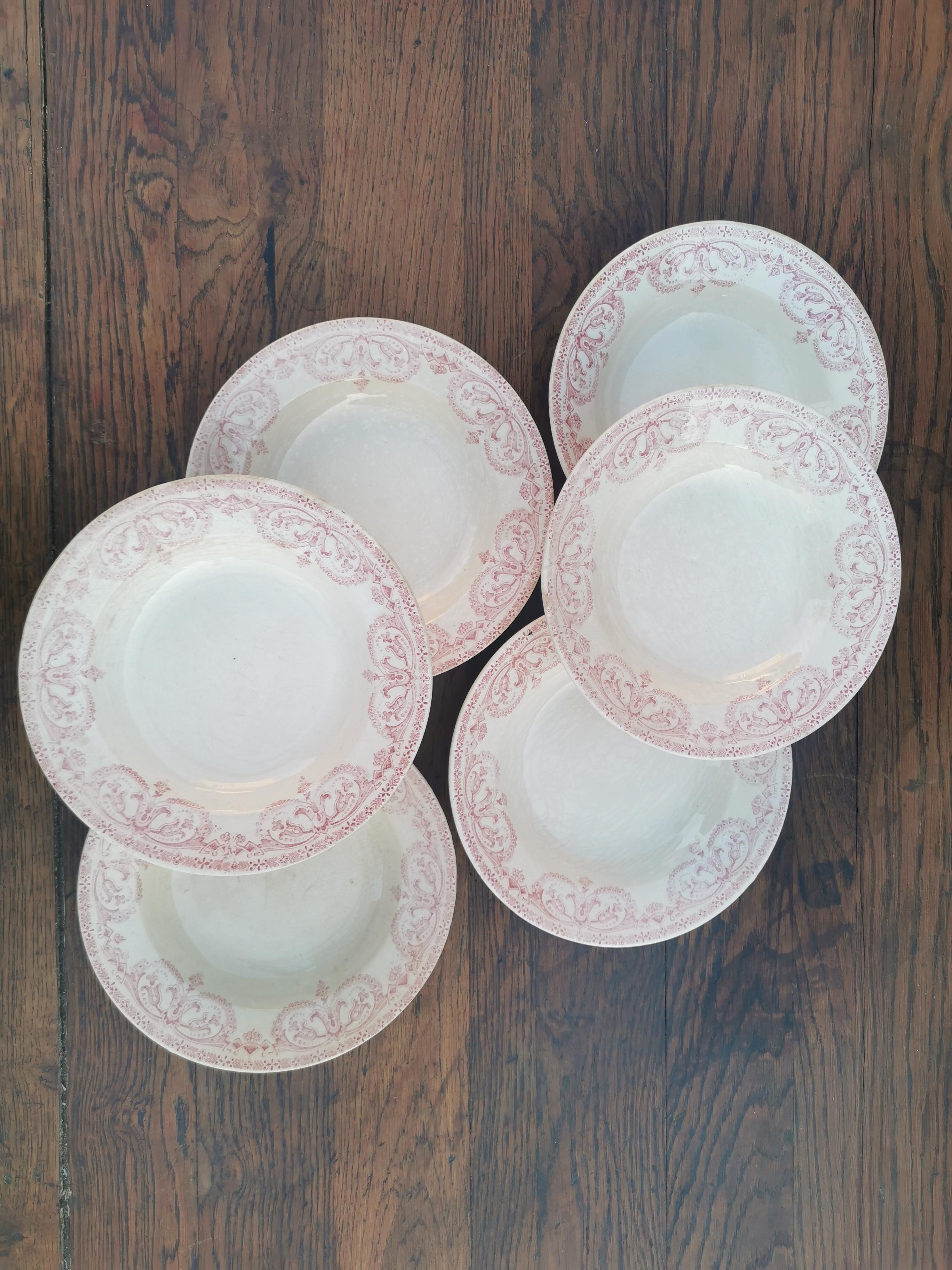 Set of 6 plates in Iron Earth