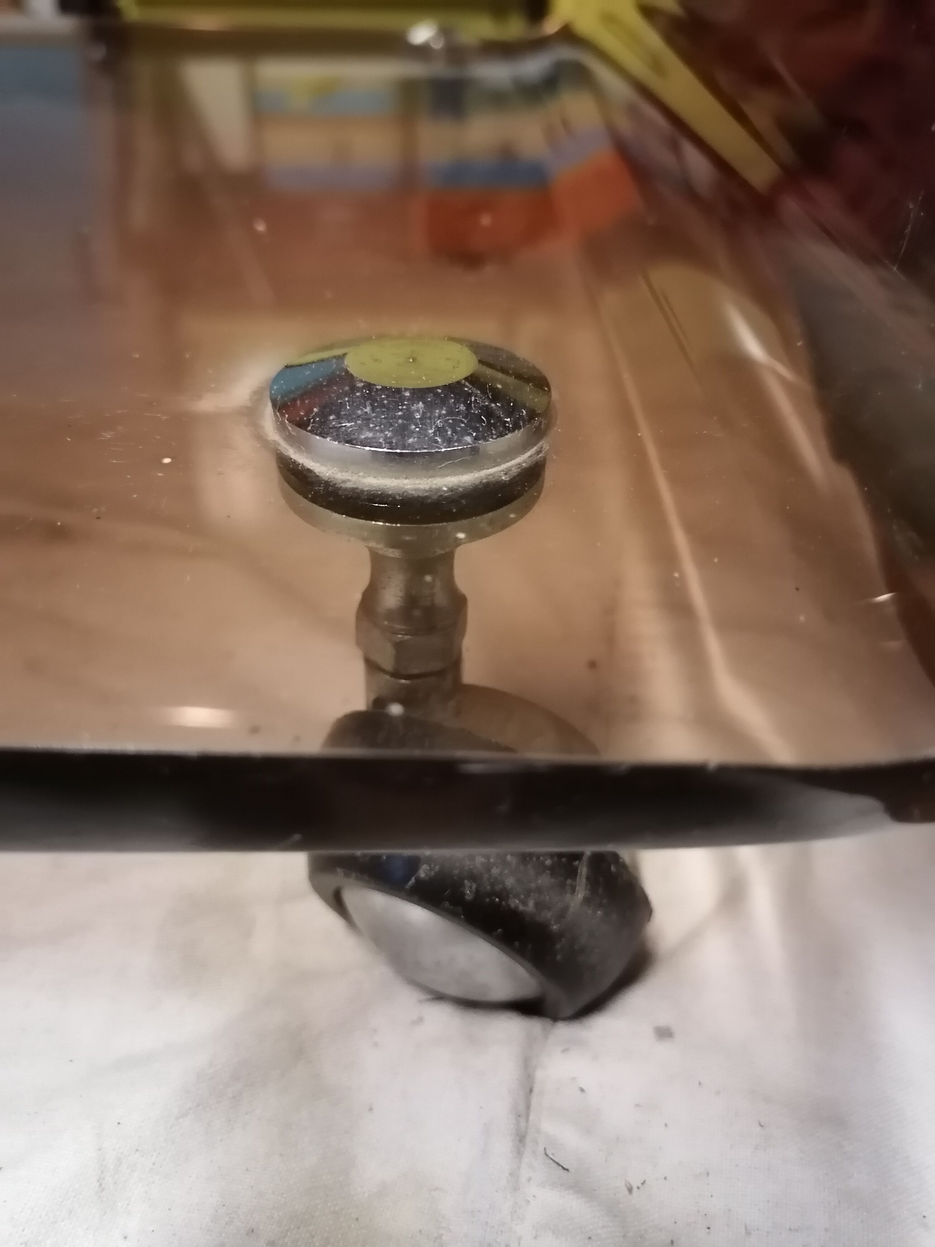 End of canae table castors plexi 1970