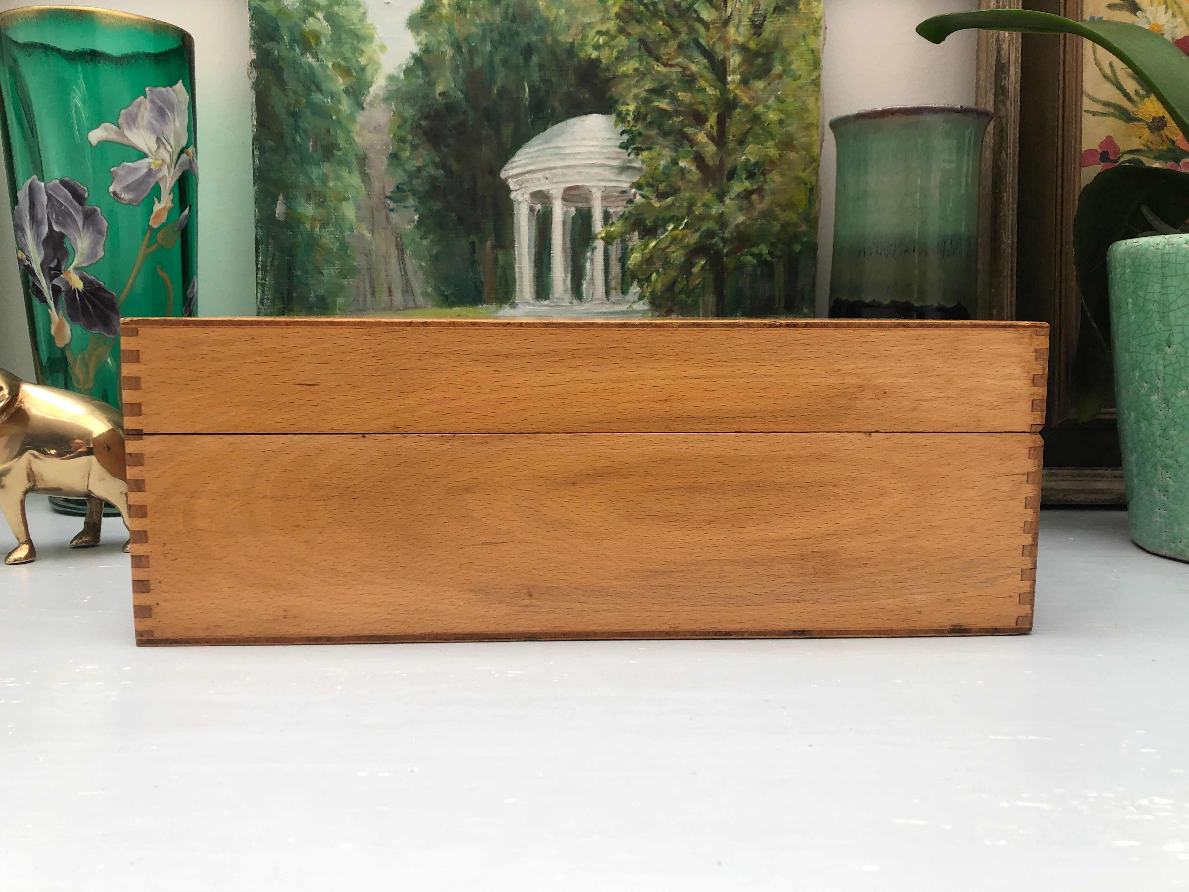 Blond wood plug box