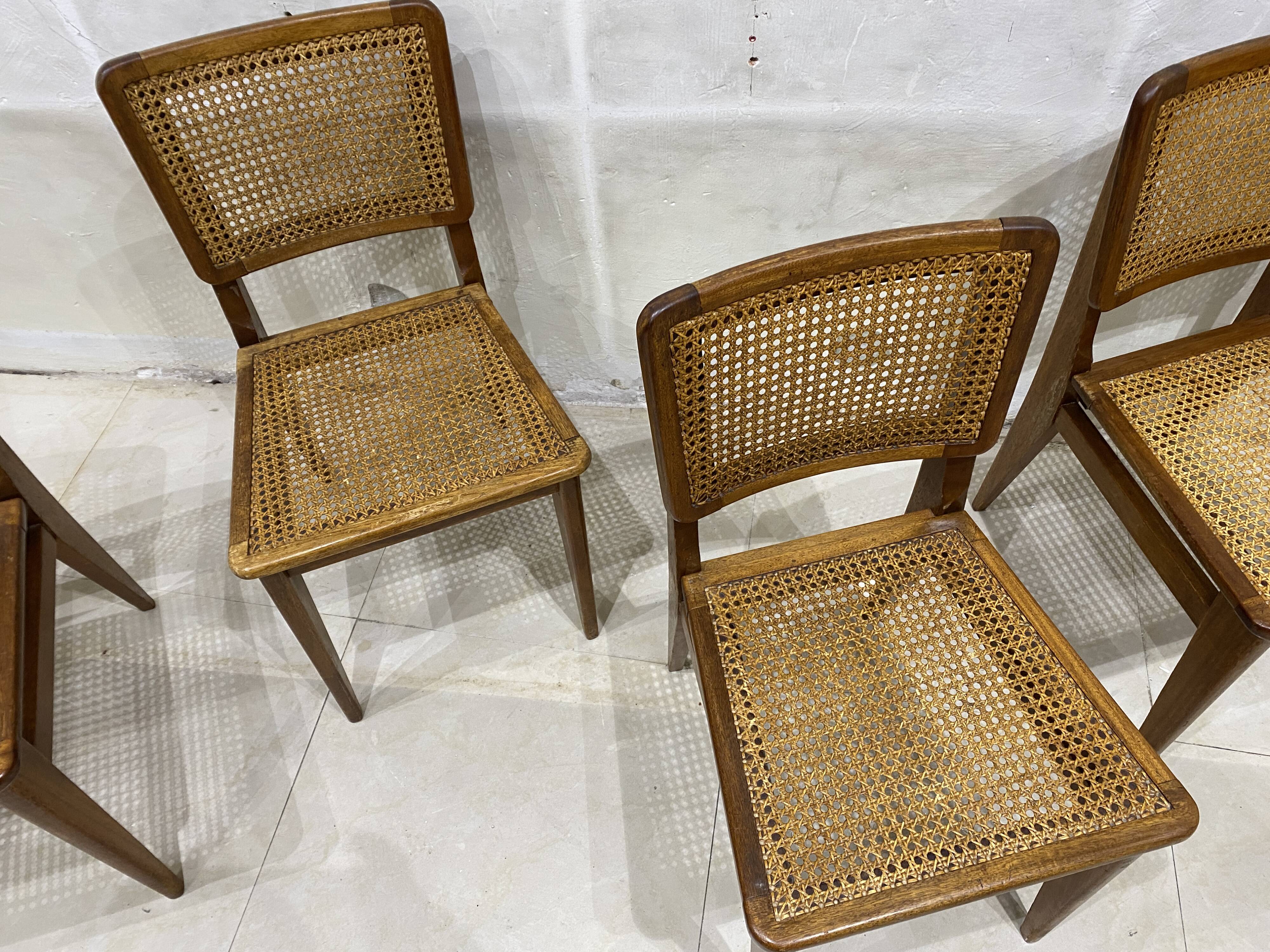 Série de six chaises cannées