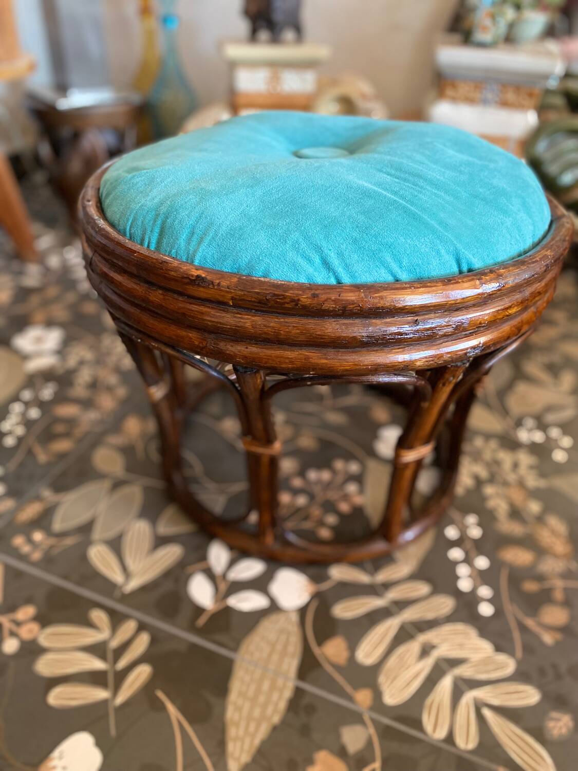 Vintage rattan pouf