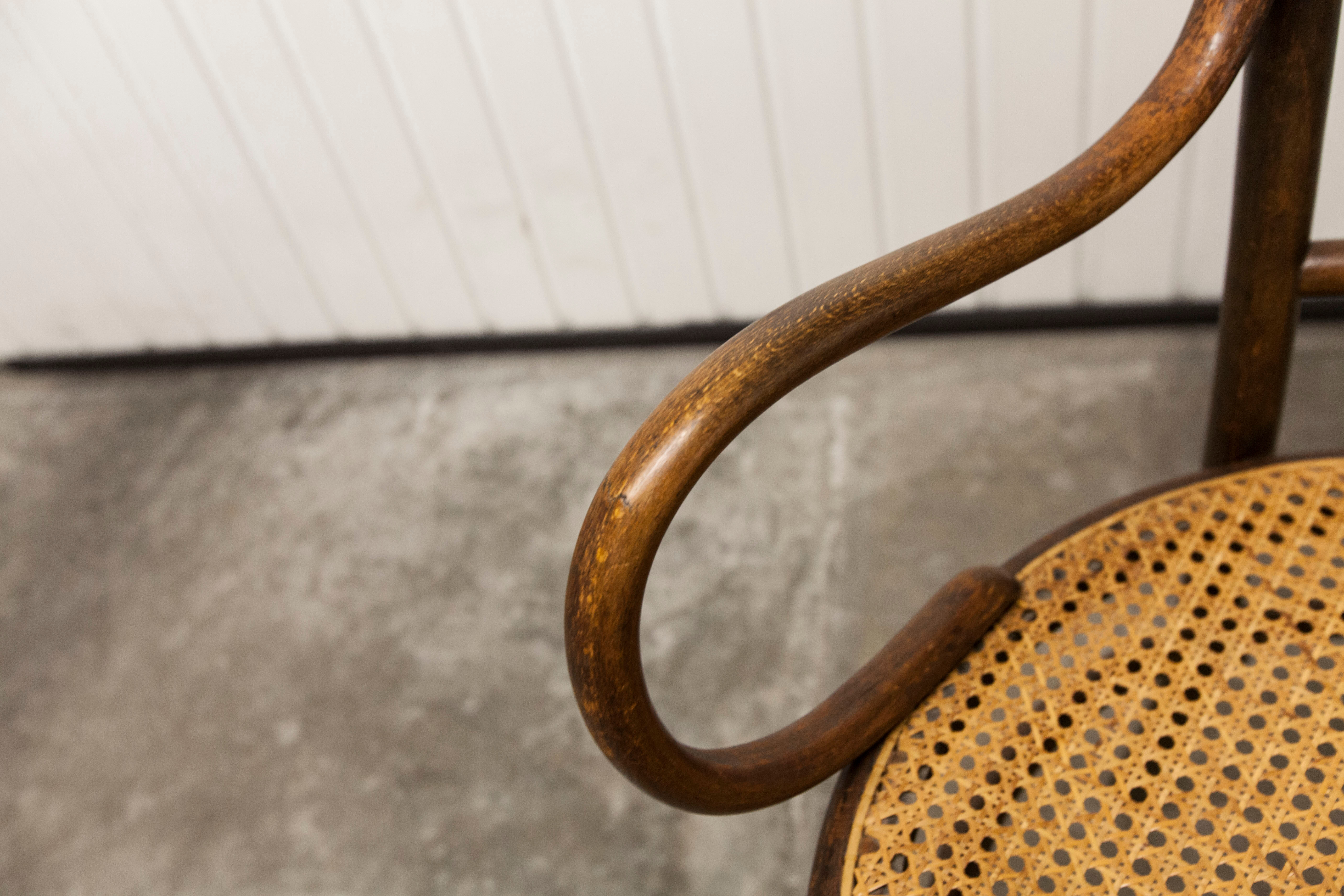Fauteuil scandinave Fischel cannage 1900