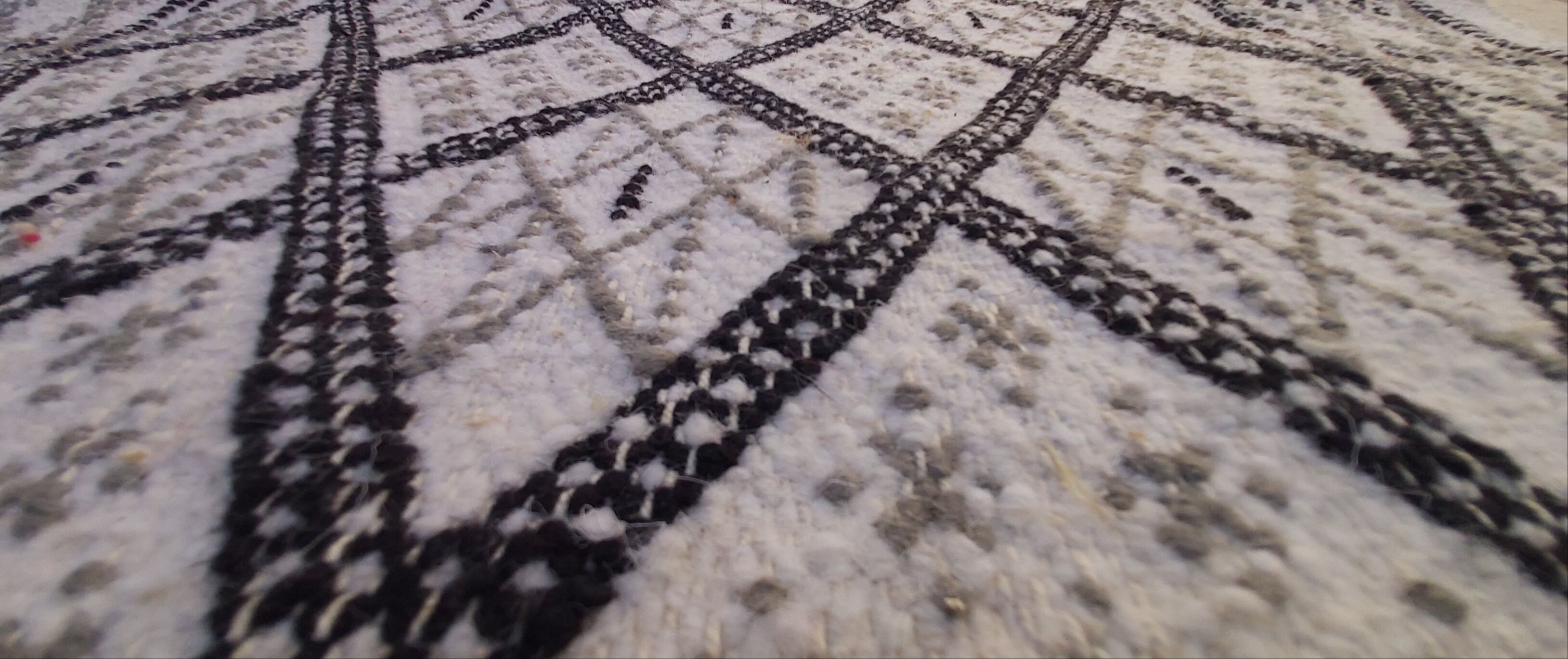 Handmade white carpet corridor 370x80cm