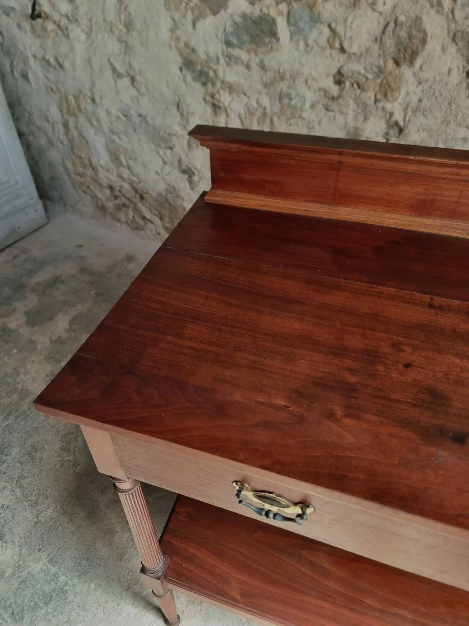 Console en acajou antique avec tiroir et étagère, table de service française, vers 1900