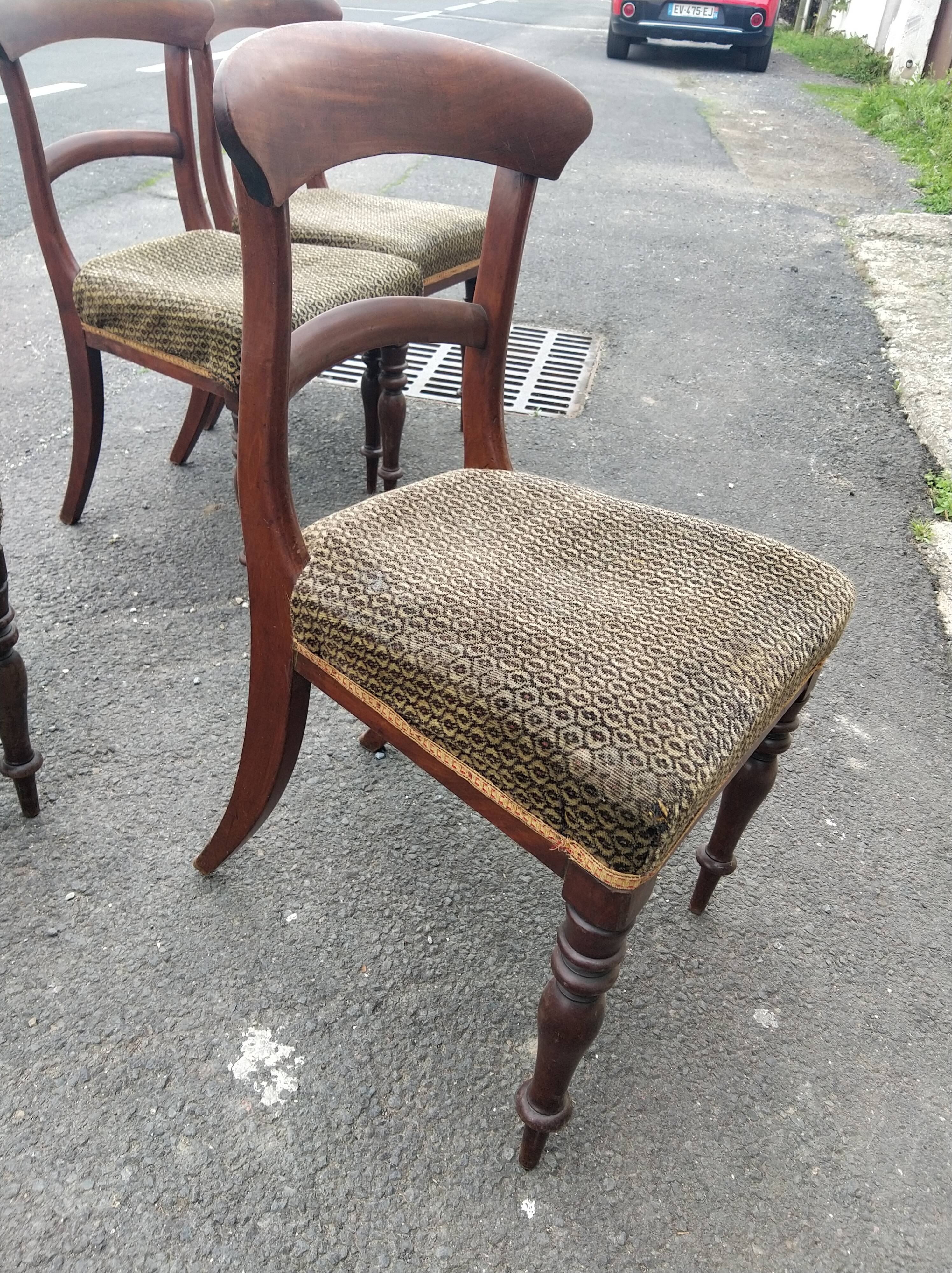 Série de 6 chaises en acajou époque consulat
