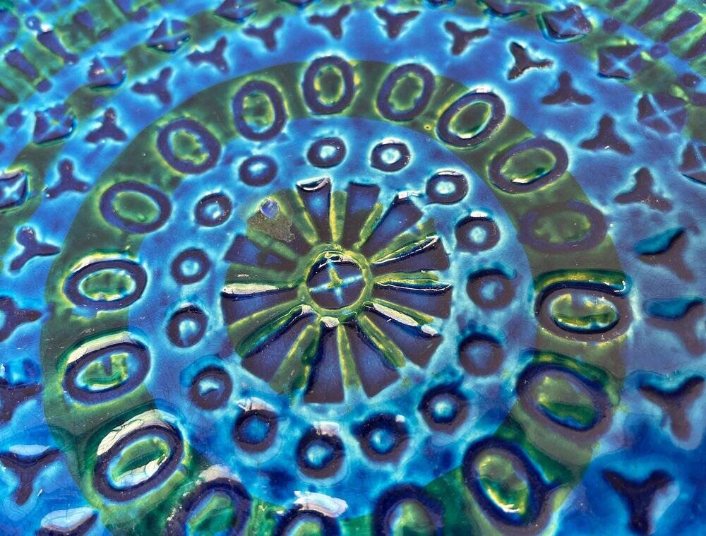 Large wall plate Rimini Blu Italian mid-century by Aldo Londi for Bitossi, 1960s.