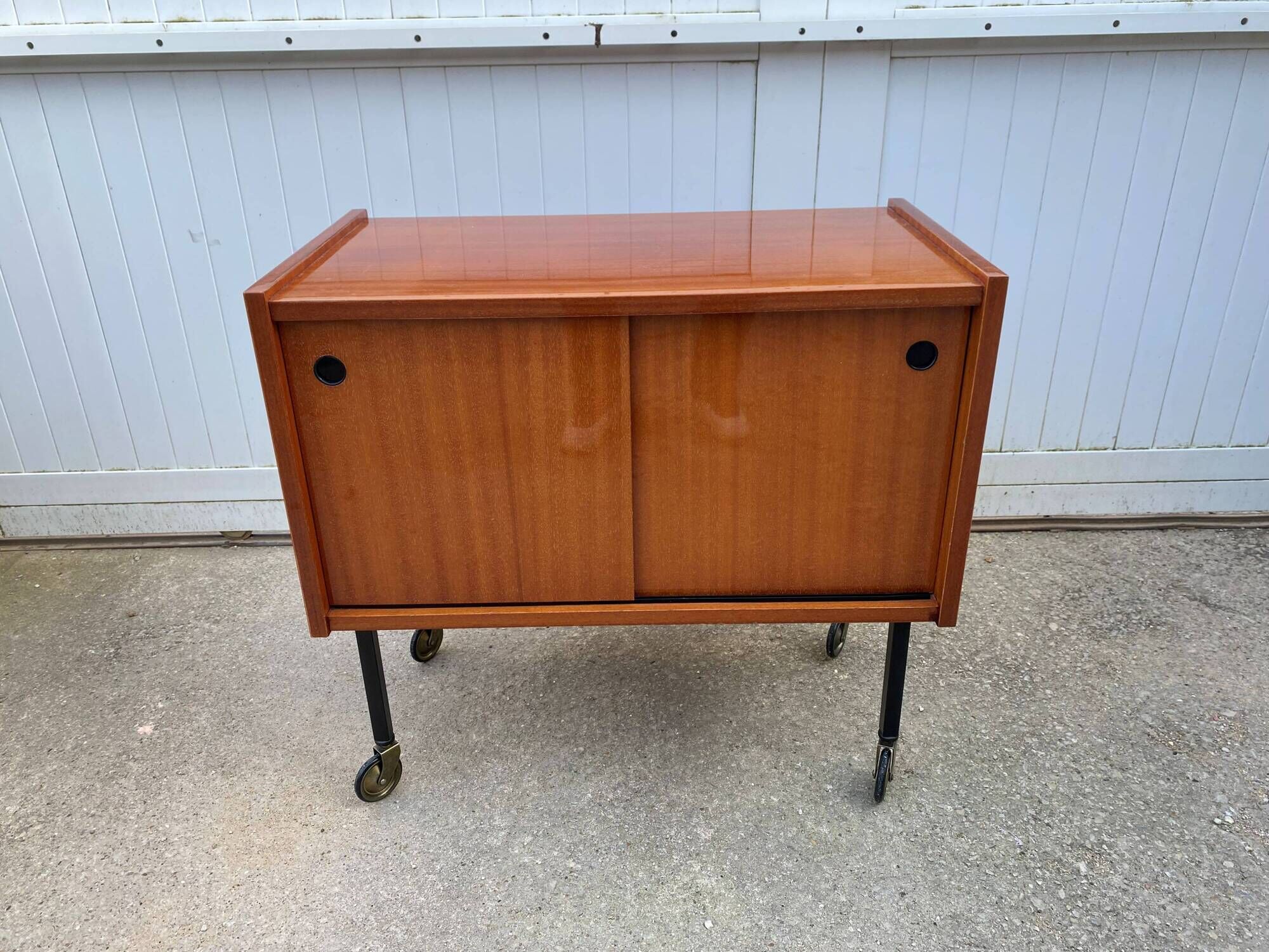 Vintage 50s TV bar cabinet with 2 sliding doors