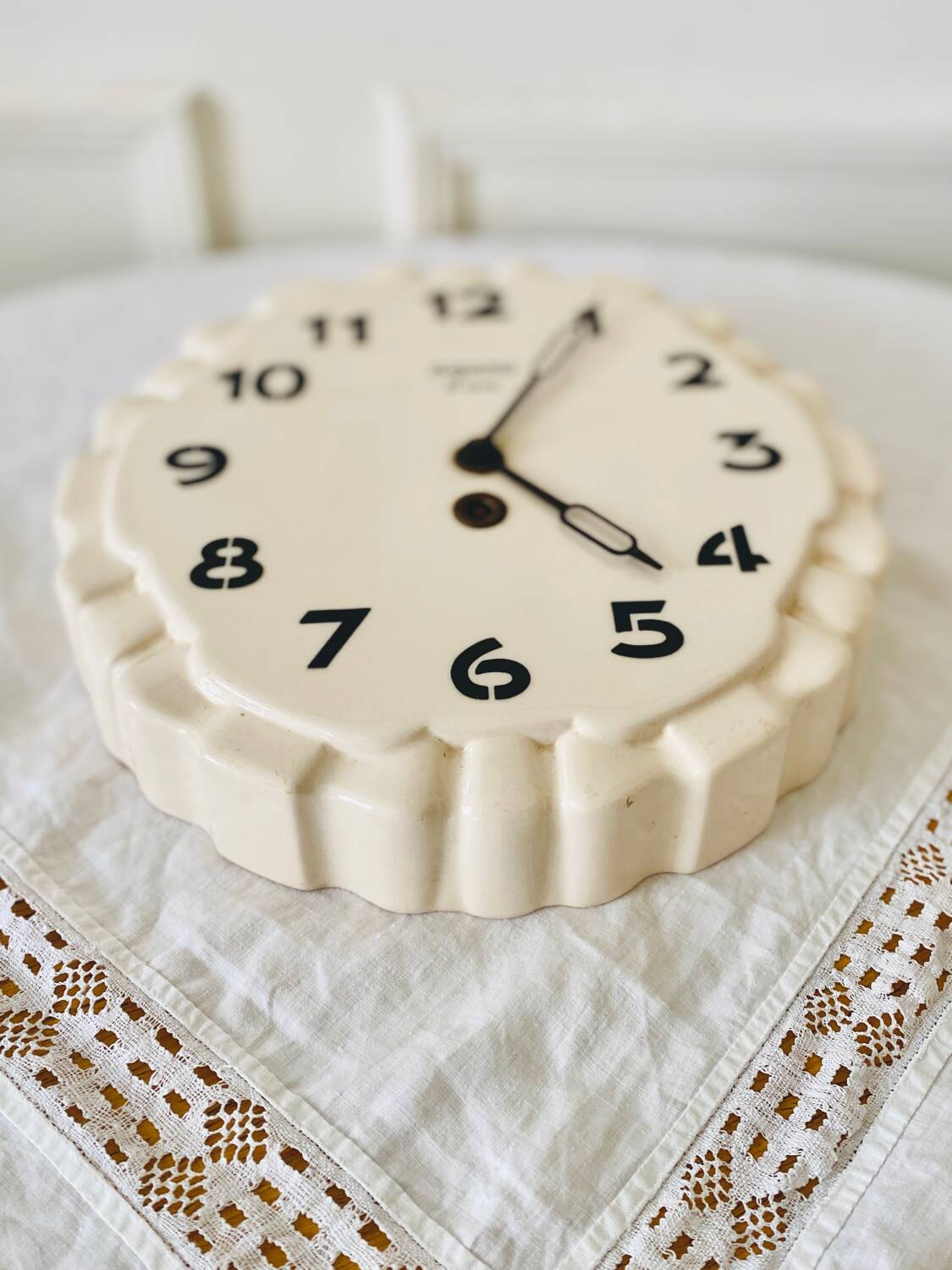 Round cream ceramic wall clock Bayard 8 days vintage